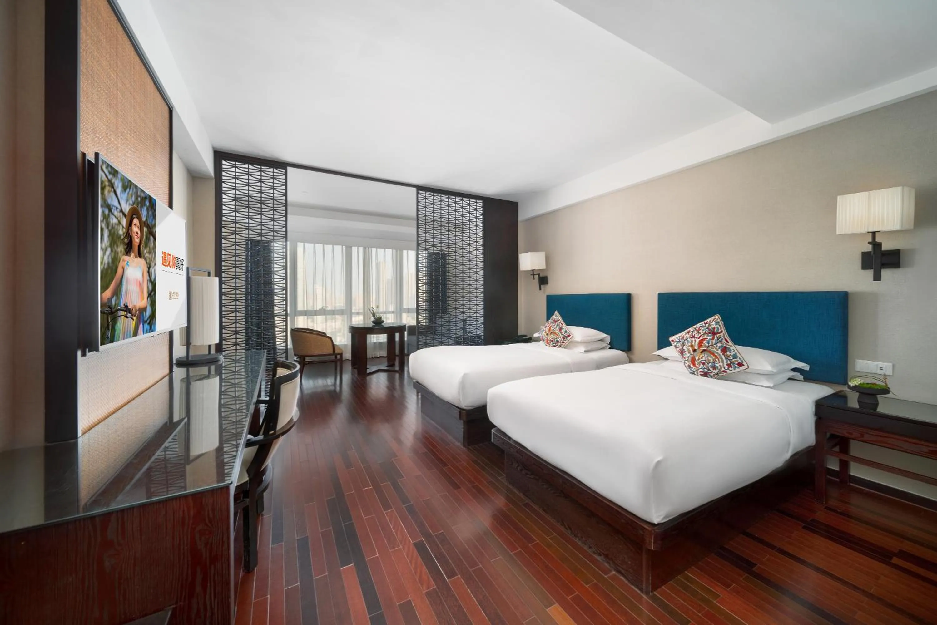 Photo of the whole room, Bed in SSAW Boutique Hotel Hefei Intime Centre