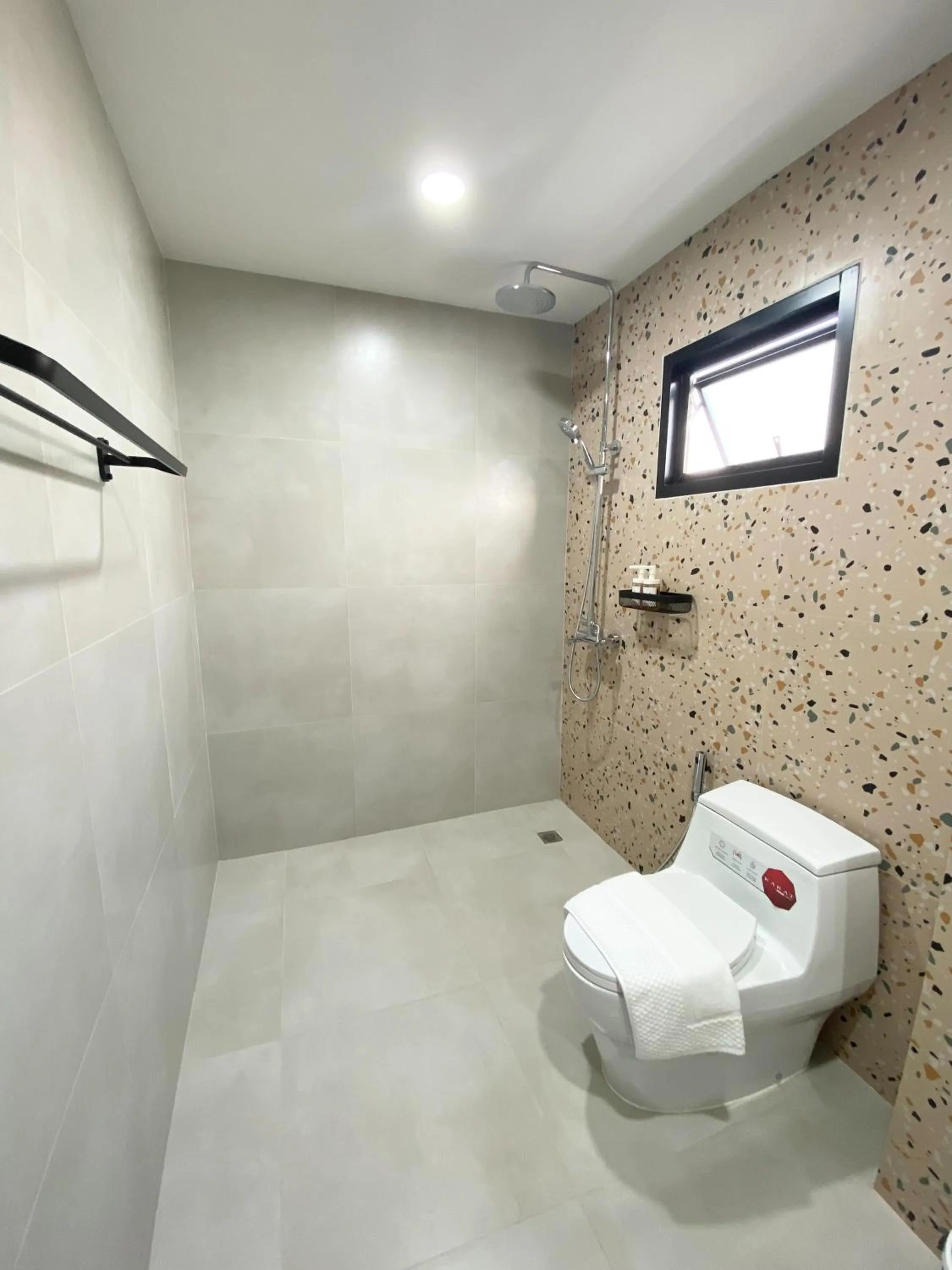 Shower in Mangkon Hostel