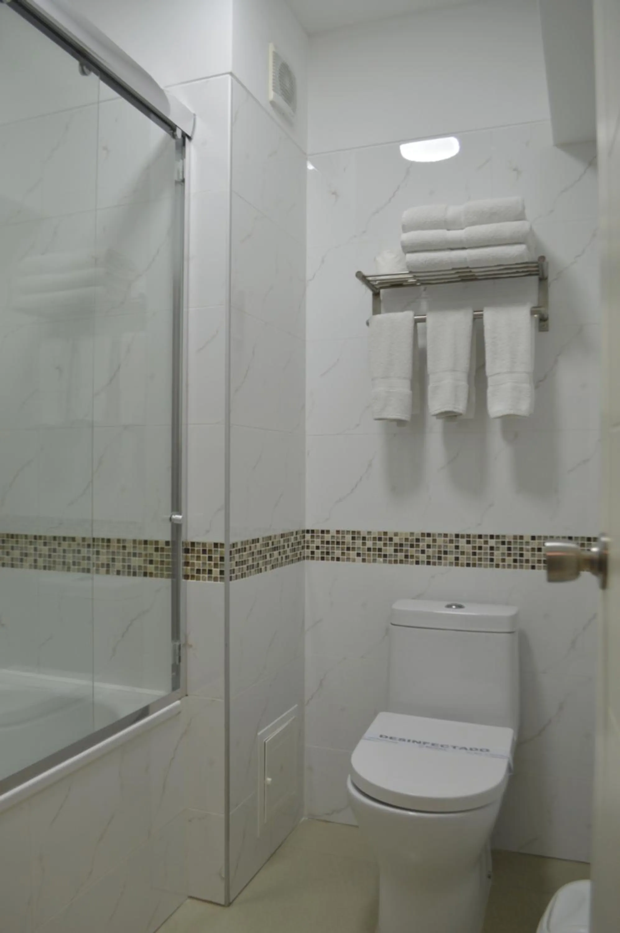 Shower in Hotel Britania Crystal Collection