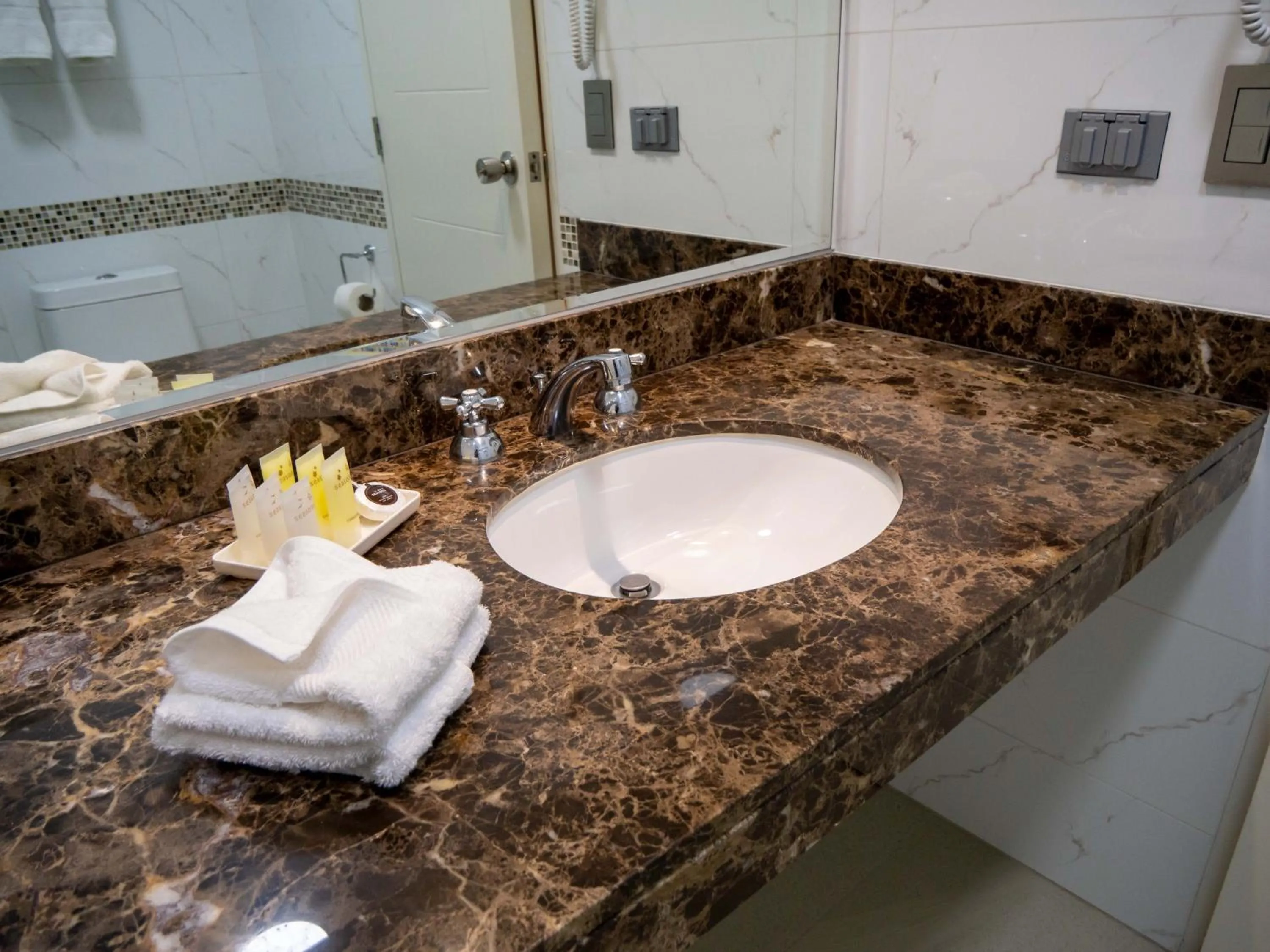 Bathroom in Hotel Britania Crystal Collection