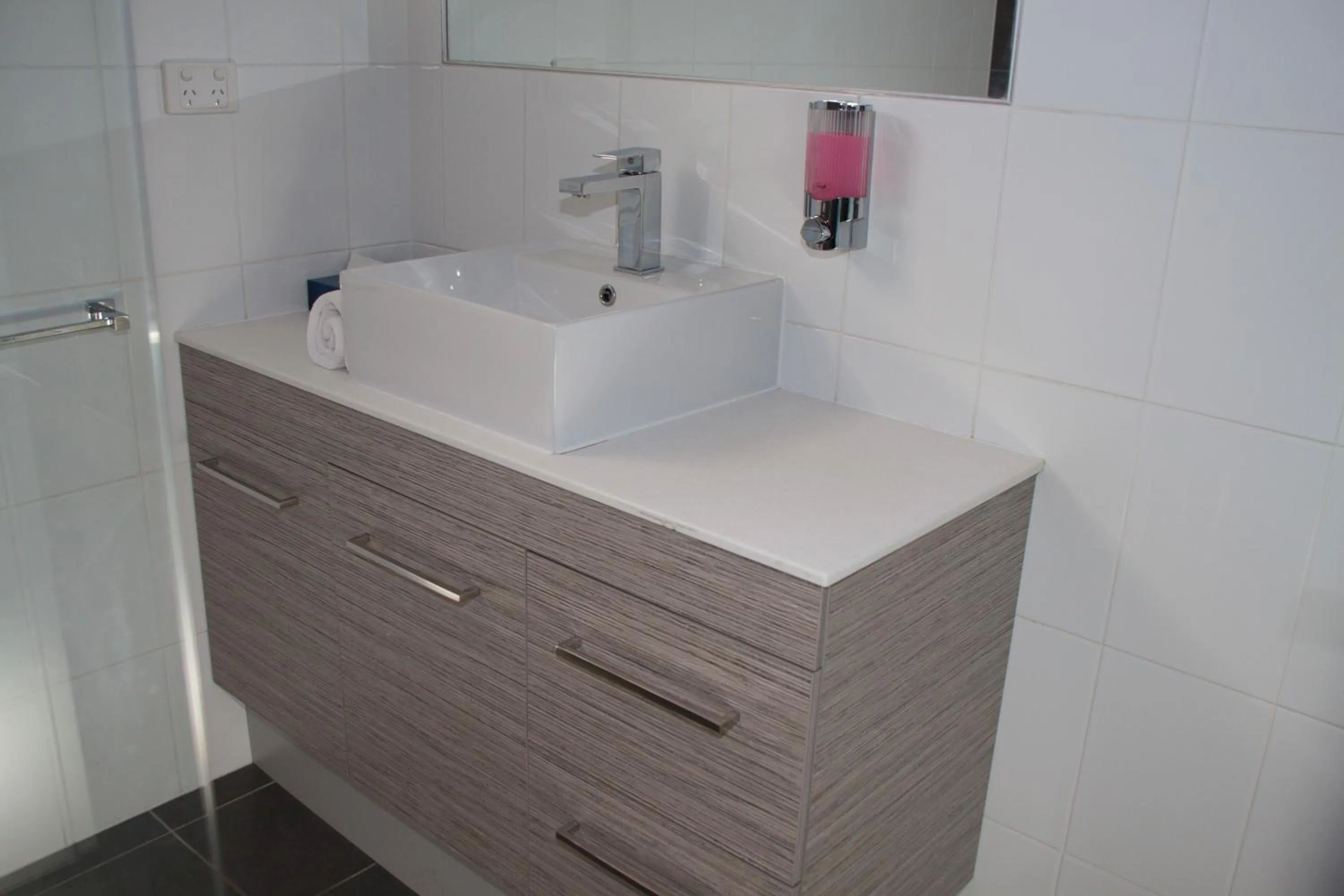 Bathroom in Icon on Isa