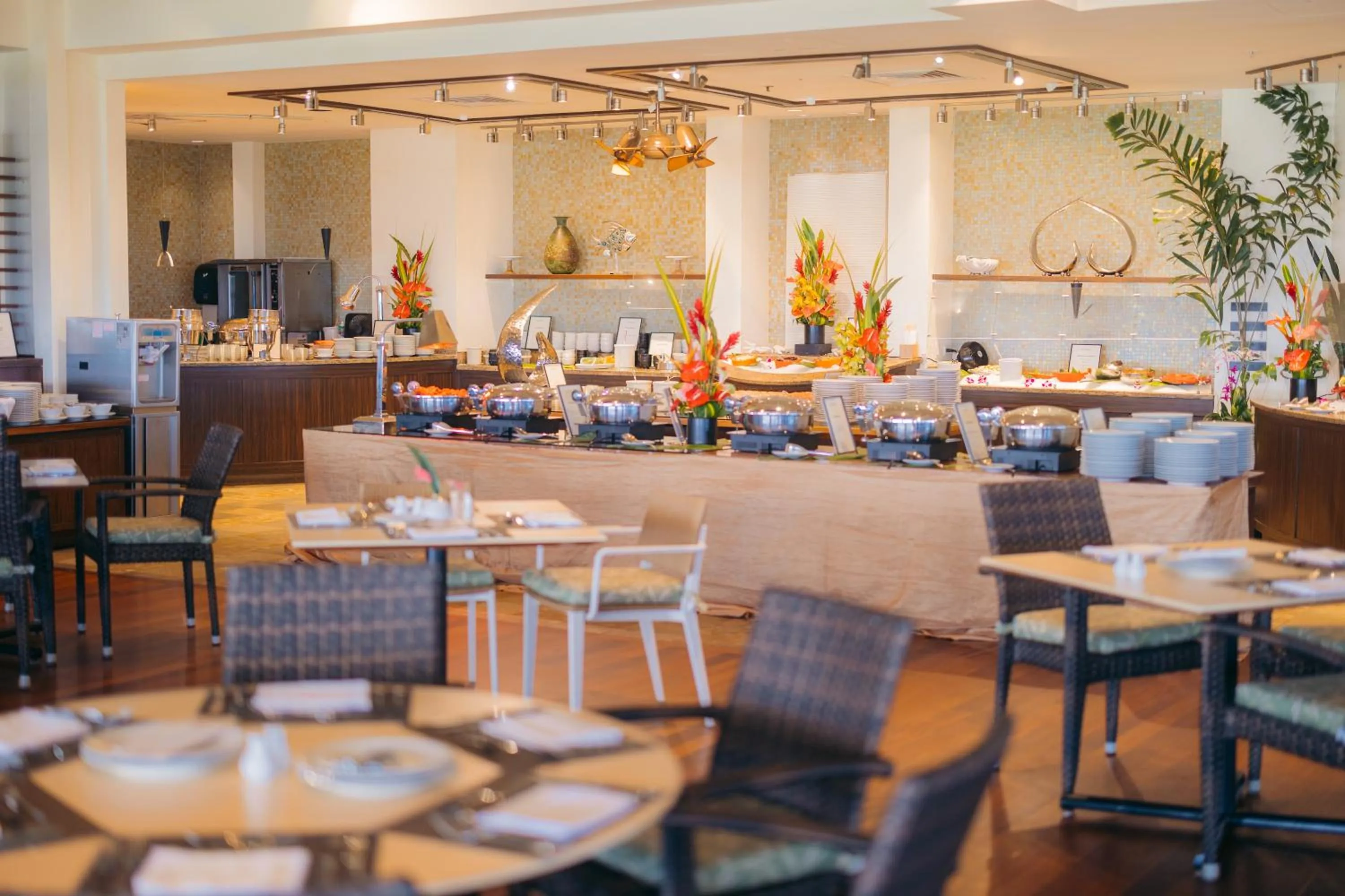 Restaurant/places to eat in The Kahala Hotel and Resort