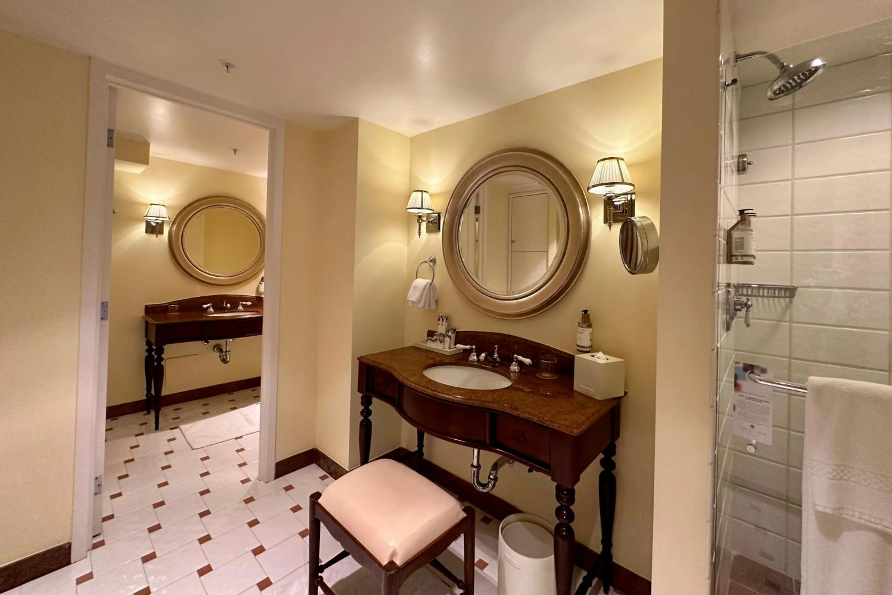 Bathroom in The Kahala Hotel and Resort