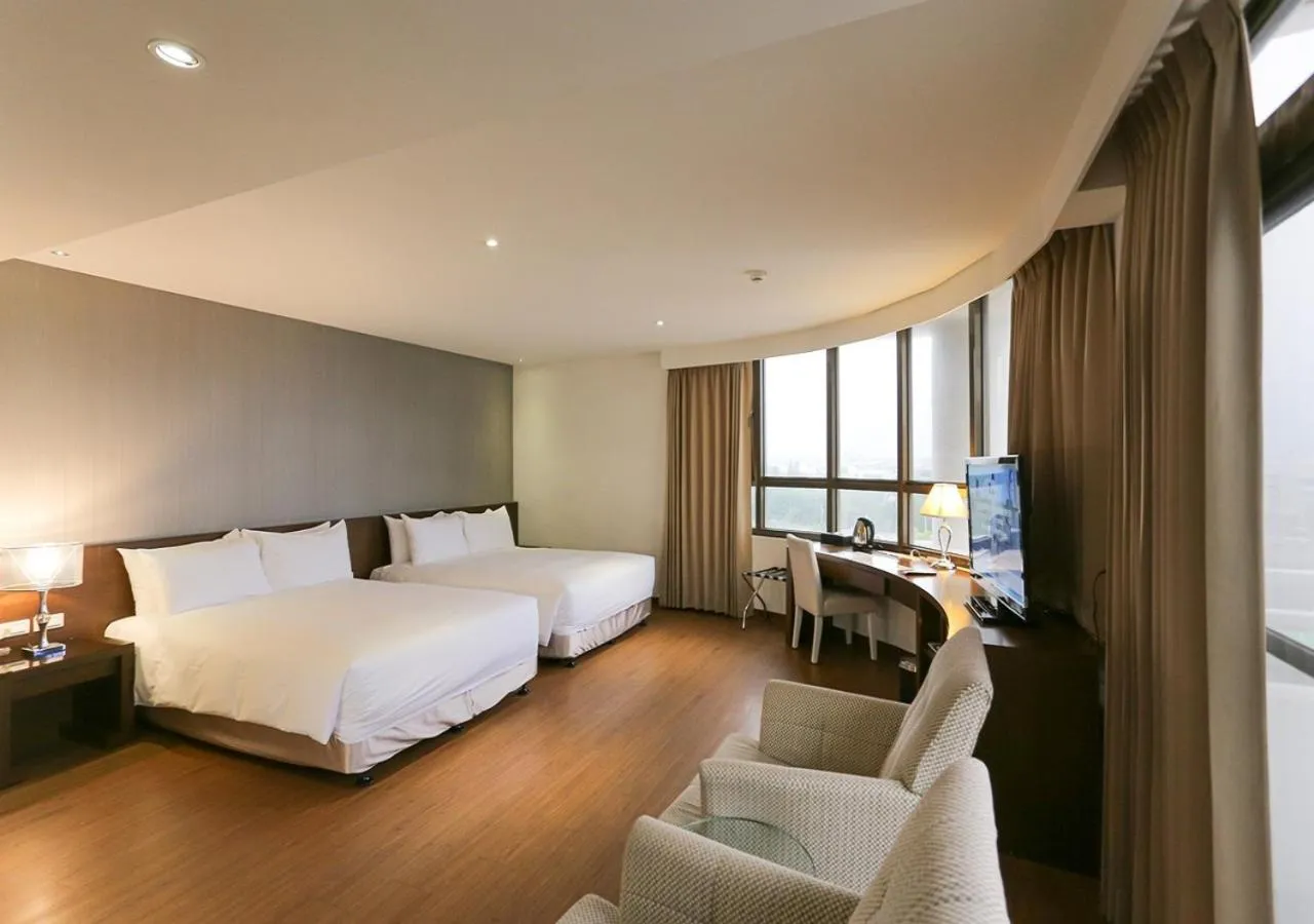 Photo of the whole room, Bed in Ramada Encore By Wyndham Hualien