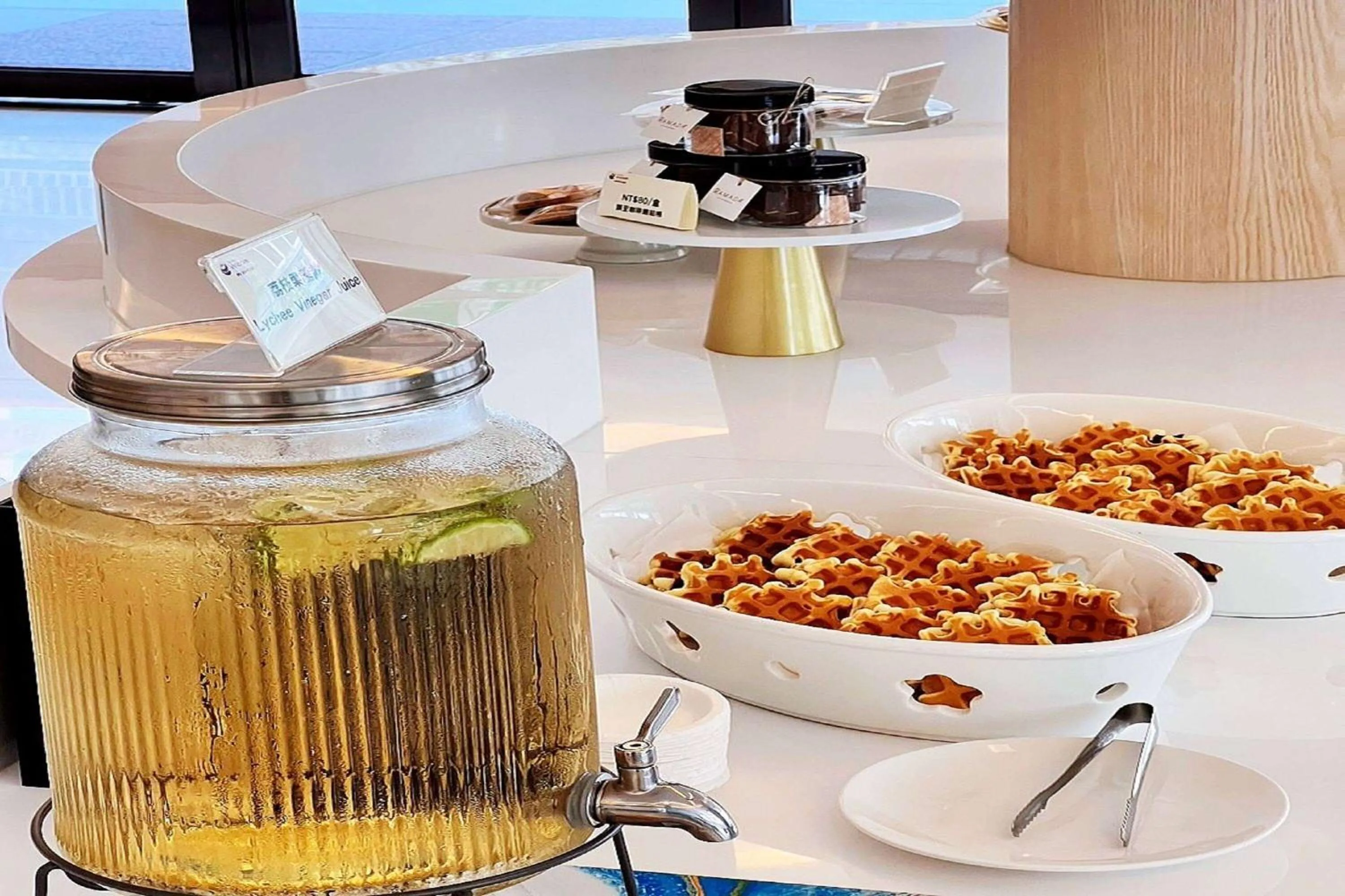 Restaurant/places to eat in Ramada Encore By Wyndham Hualien