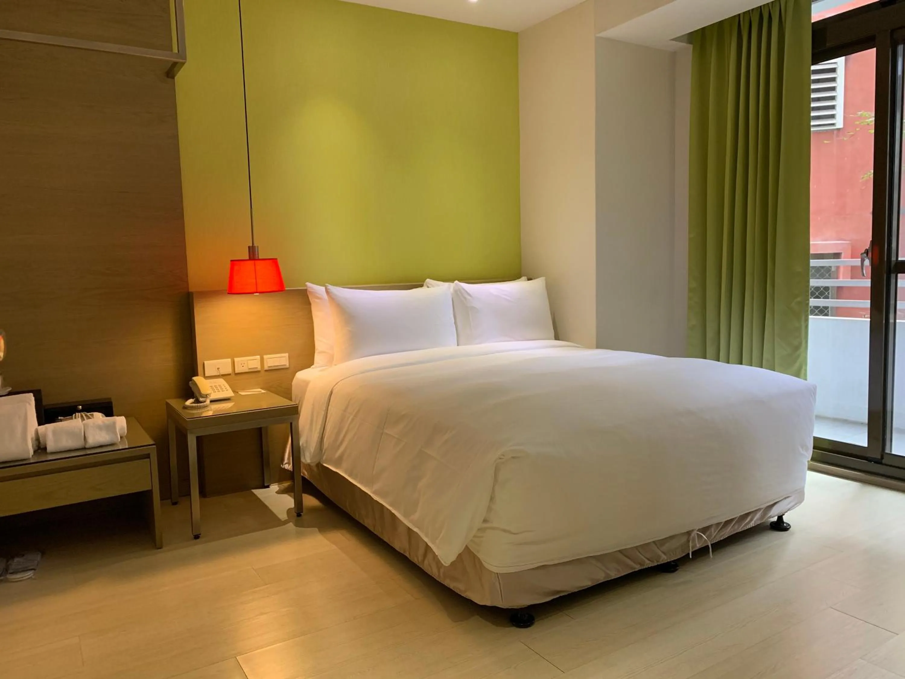 Photo of the whole room, Bed in Ramada Encore By Wyndham Hualien
