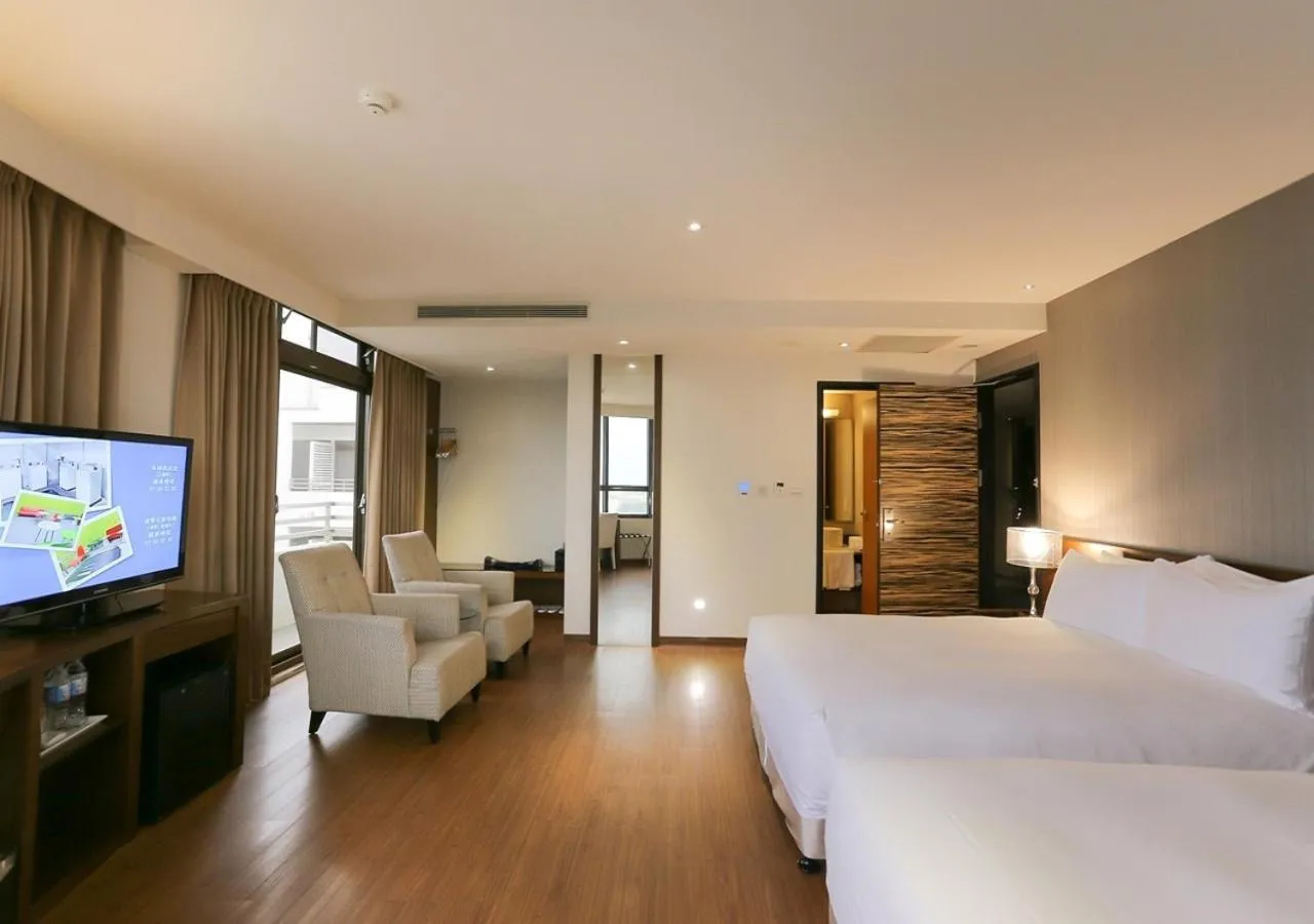 Photo of the whole room, Bed in Ramada Encore By Wyndham Hualien