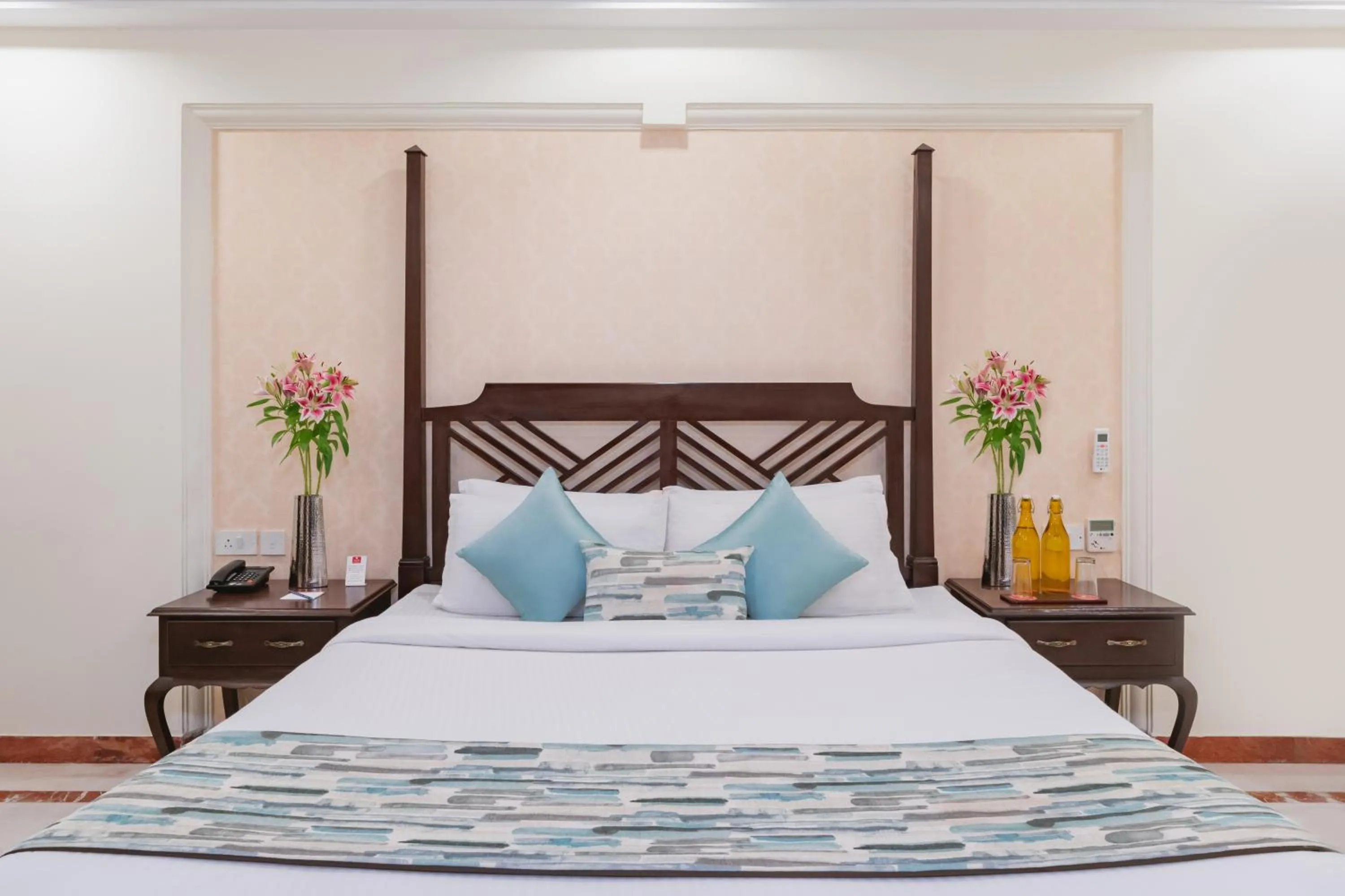 Bedroom, Bed in Shree Vallabh Vilas Lords Plaza Nathdwara - Pure Veg