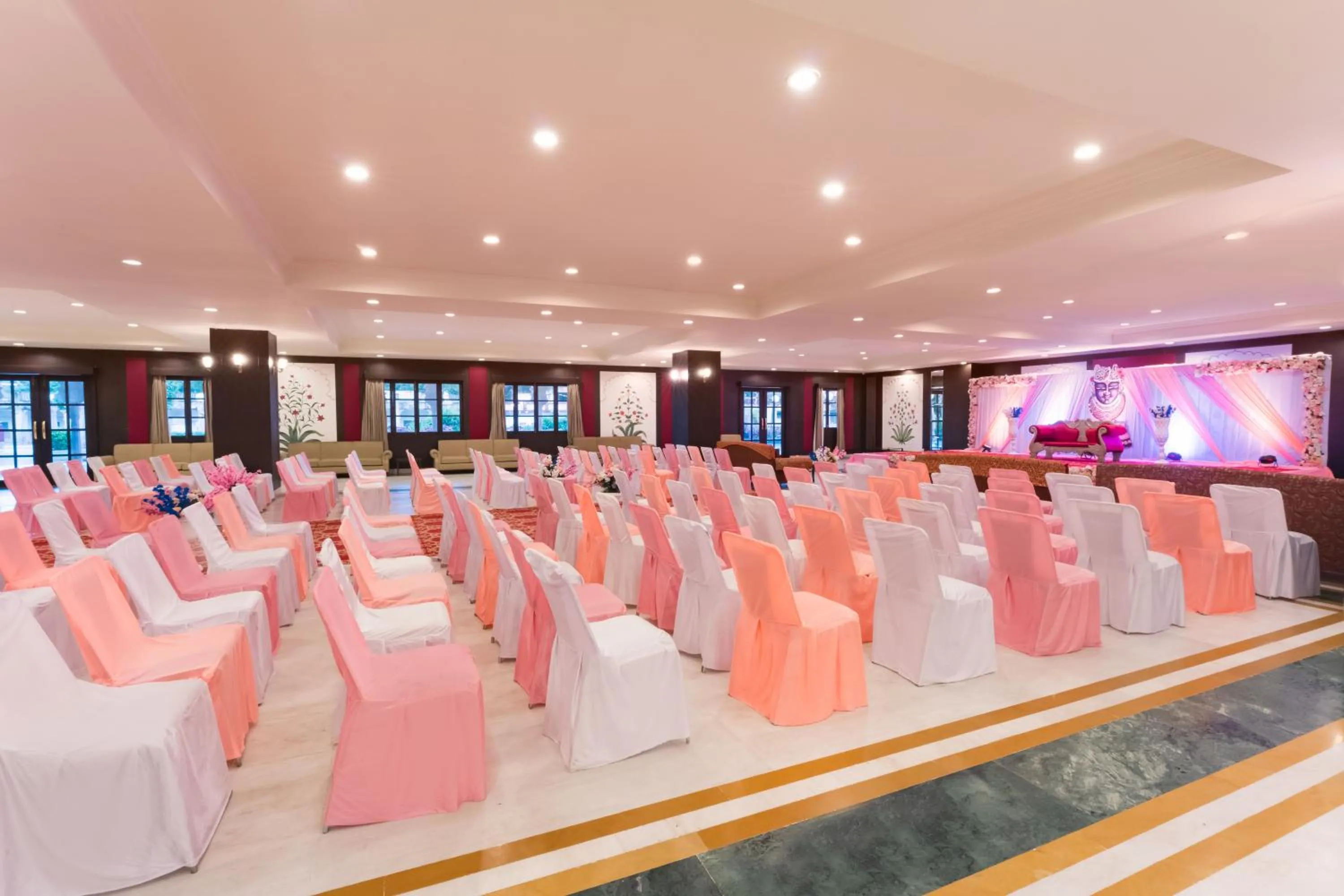Banquet/Function facilities in Shree Vallabh Vilas Lords Plaza Nathdwara - Pure Veg
