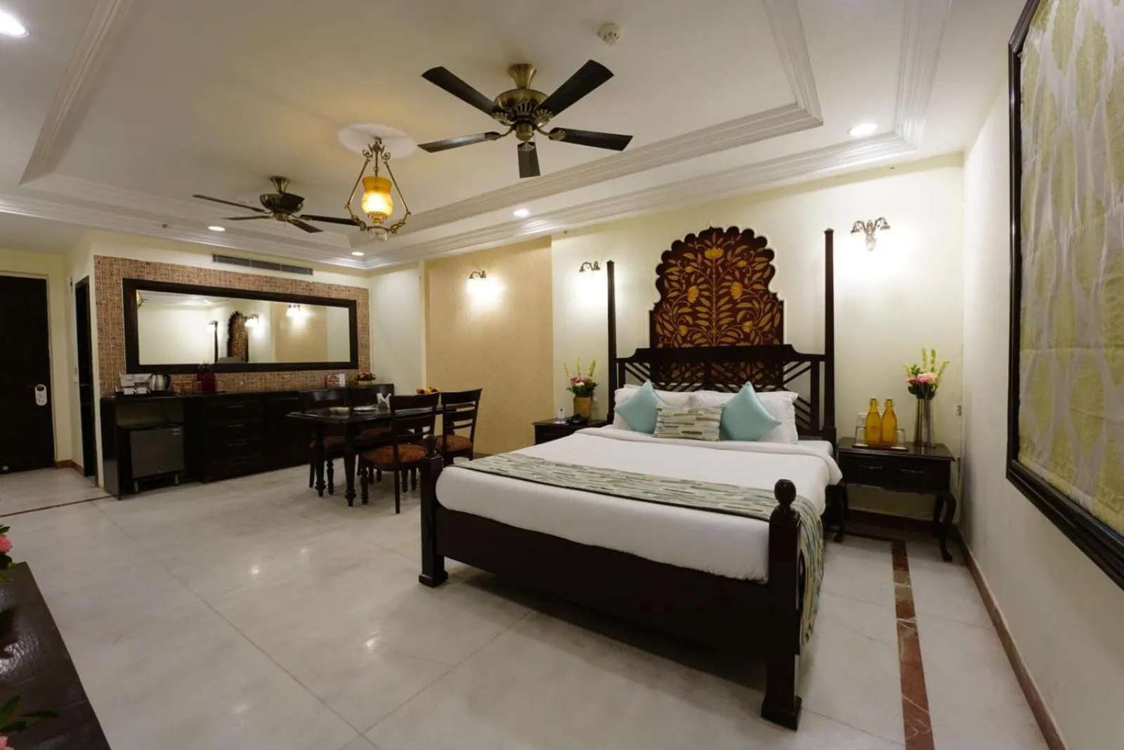 Bedroom, Bed in Shree Vallabh Vilas Lords Plaza Nathdwara - Pure Veg