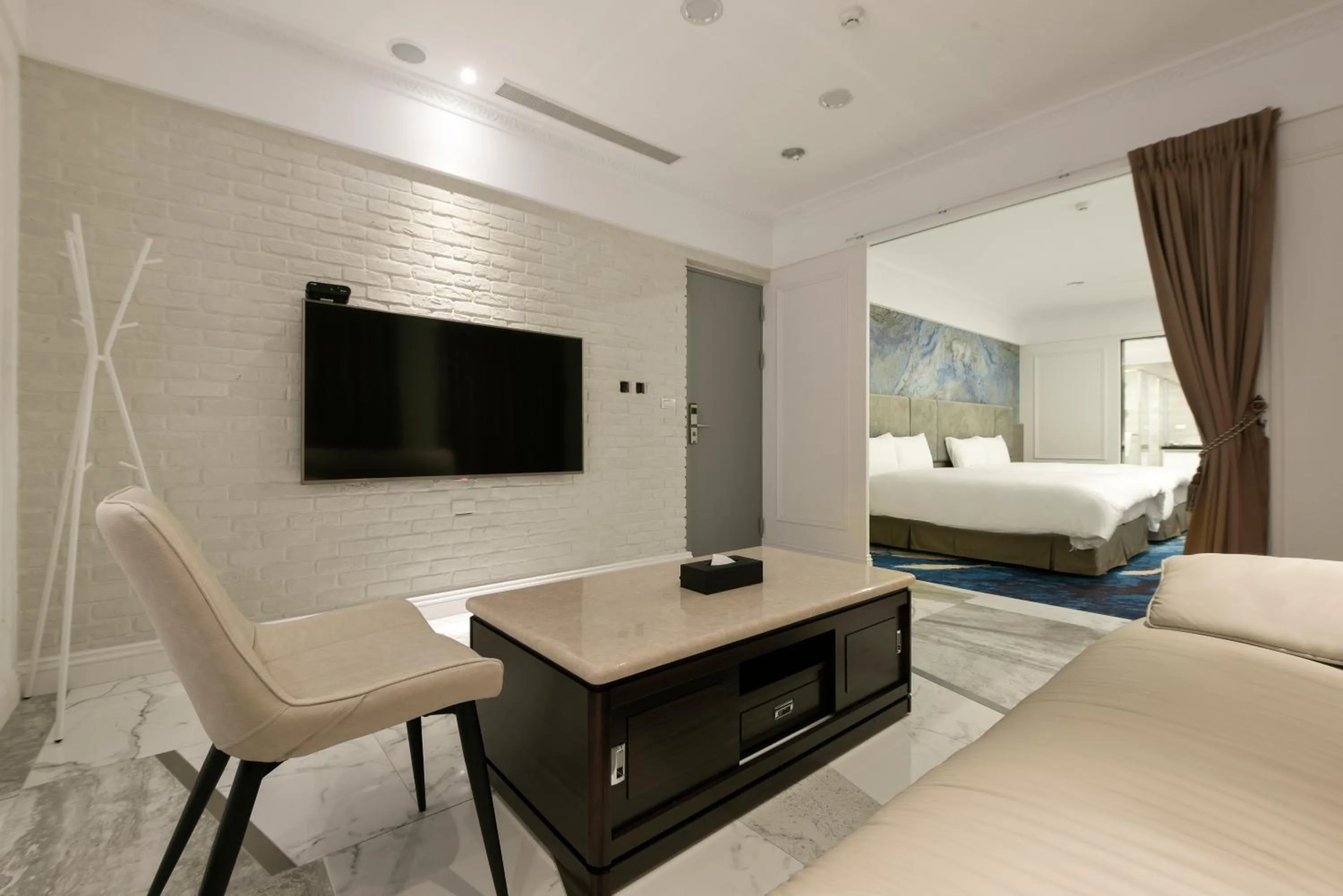 TV and multimedia, Bed in Fengjia JinRui Hotel