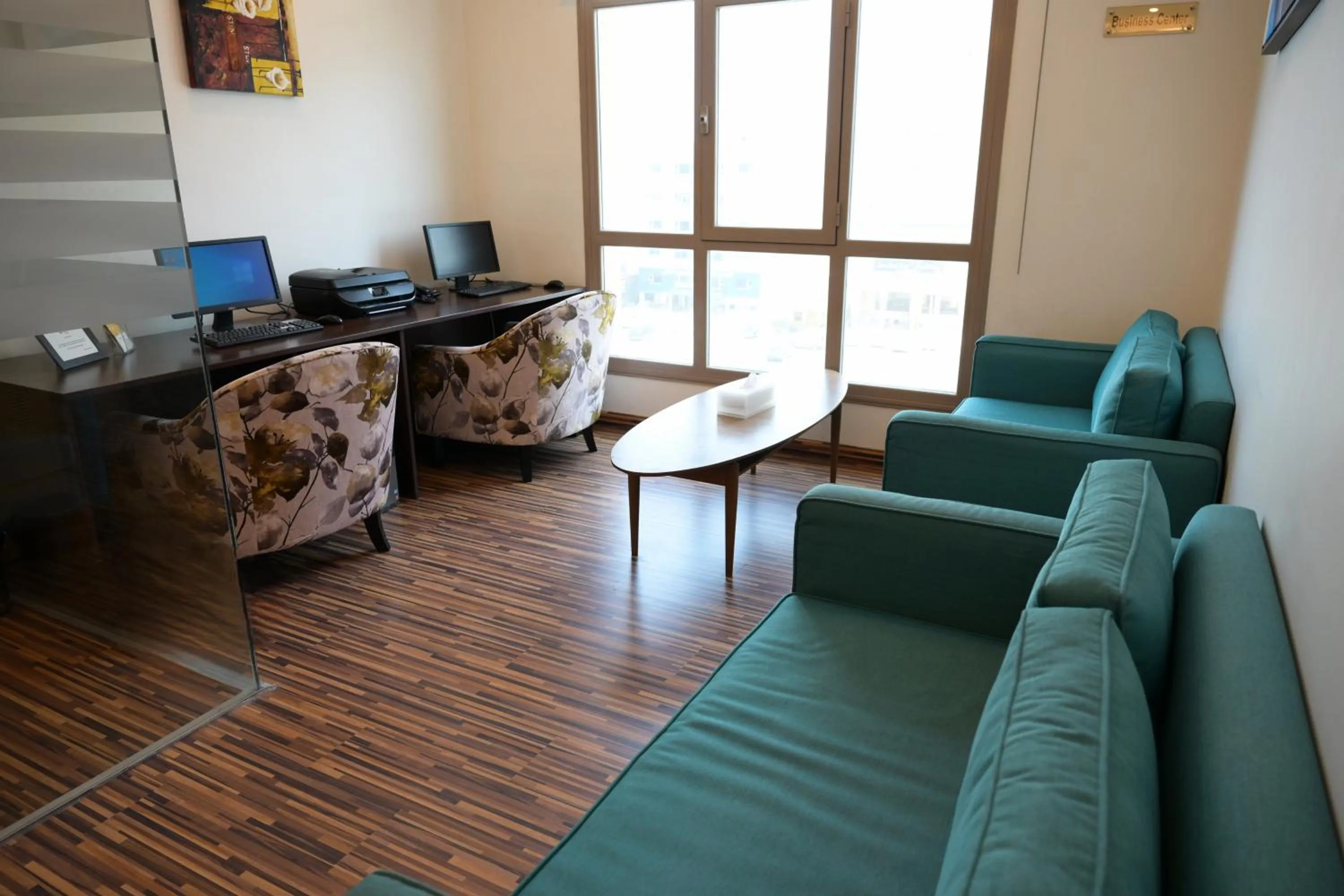 Seating area in Best Western Plus Mahboula