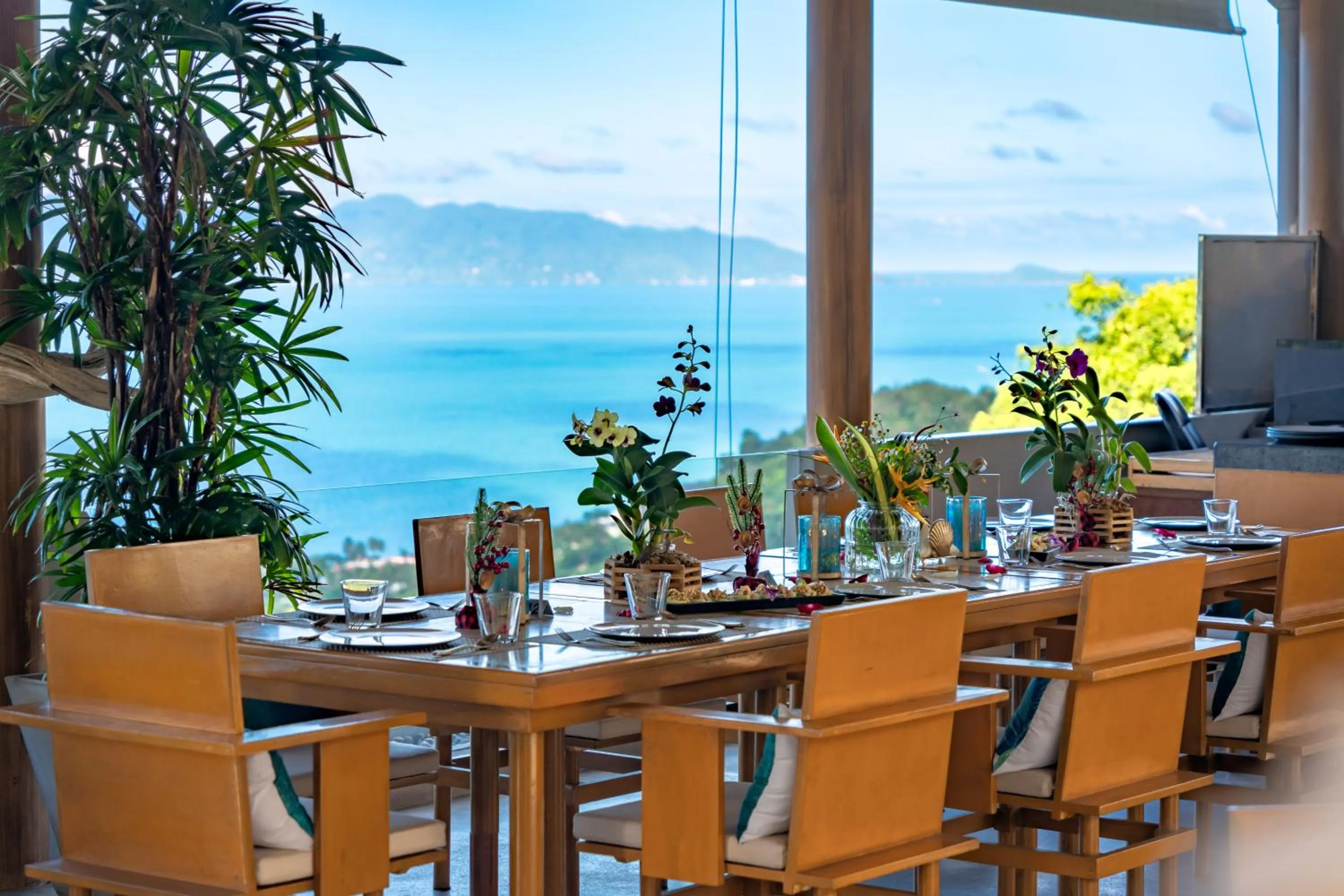 Restaurant/places to eat in Panorama Samui Residences