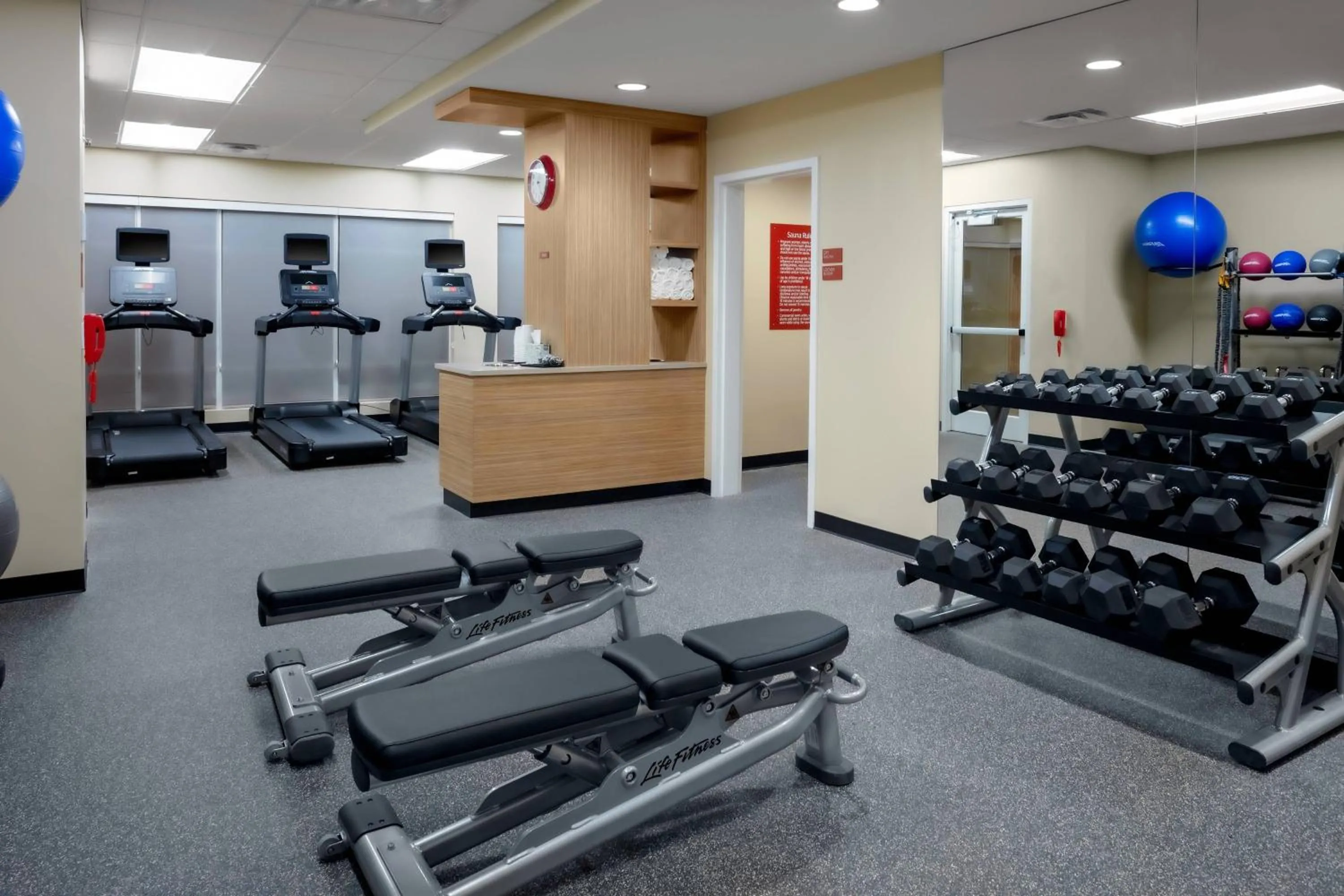 Fitness centre/facilities in TownePlace Suites by Marriott Gainesville