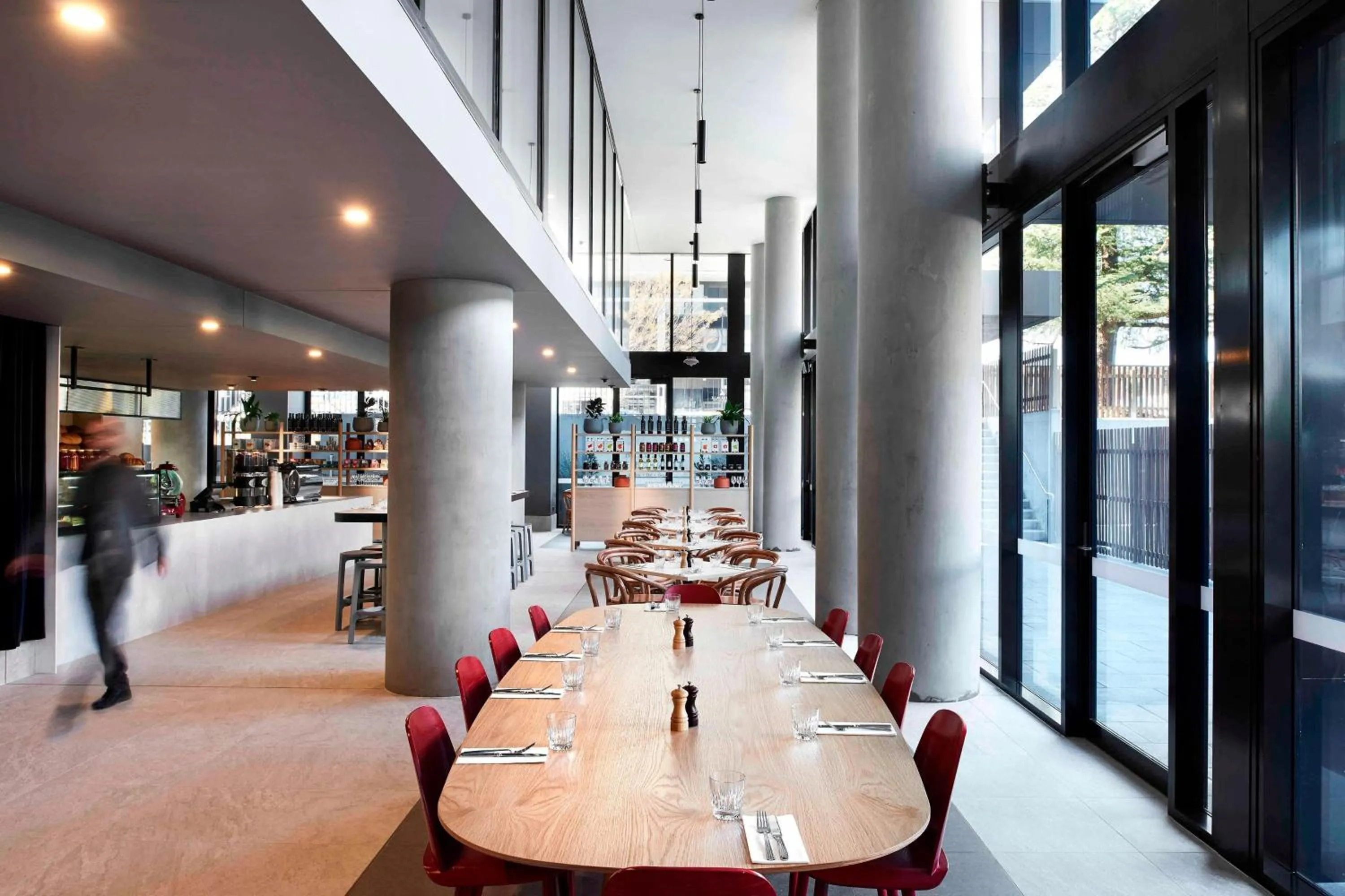 Restaurant/places to eat in Midnight Hotel, Autograph Collection