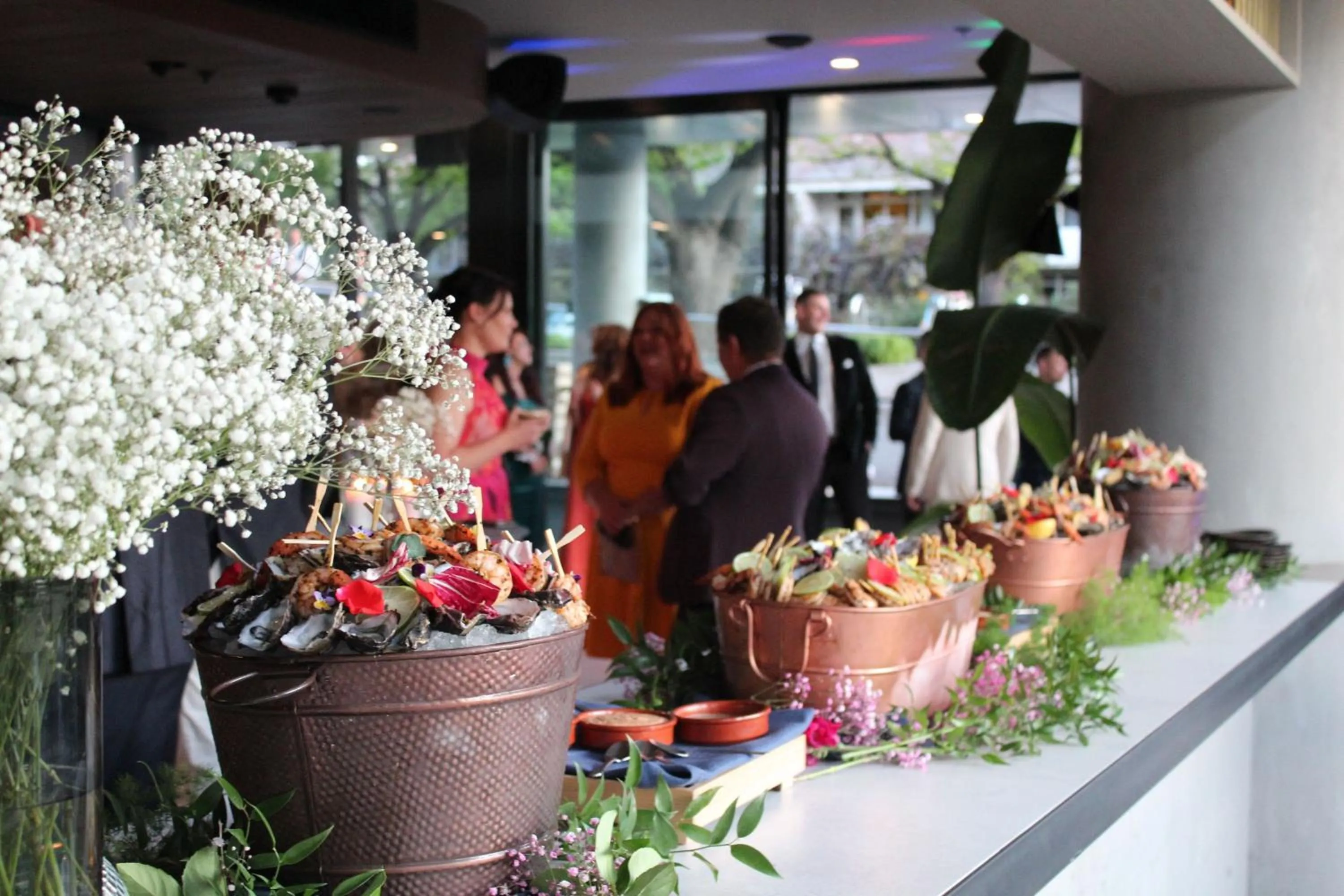 Lounge or bar in Midnight Hotel, Autograph Collection