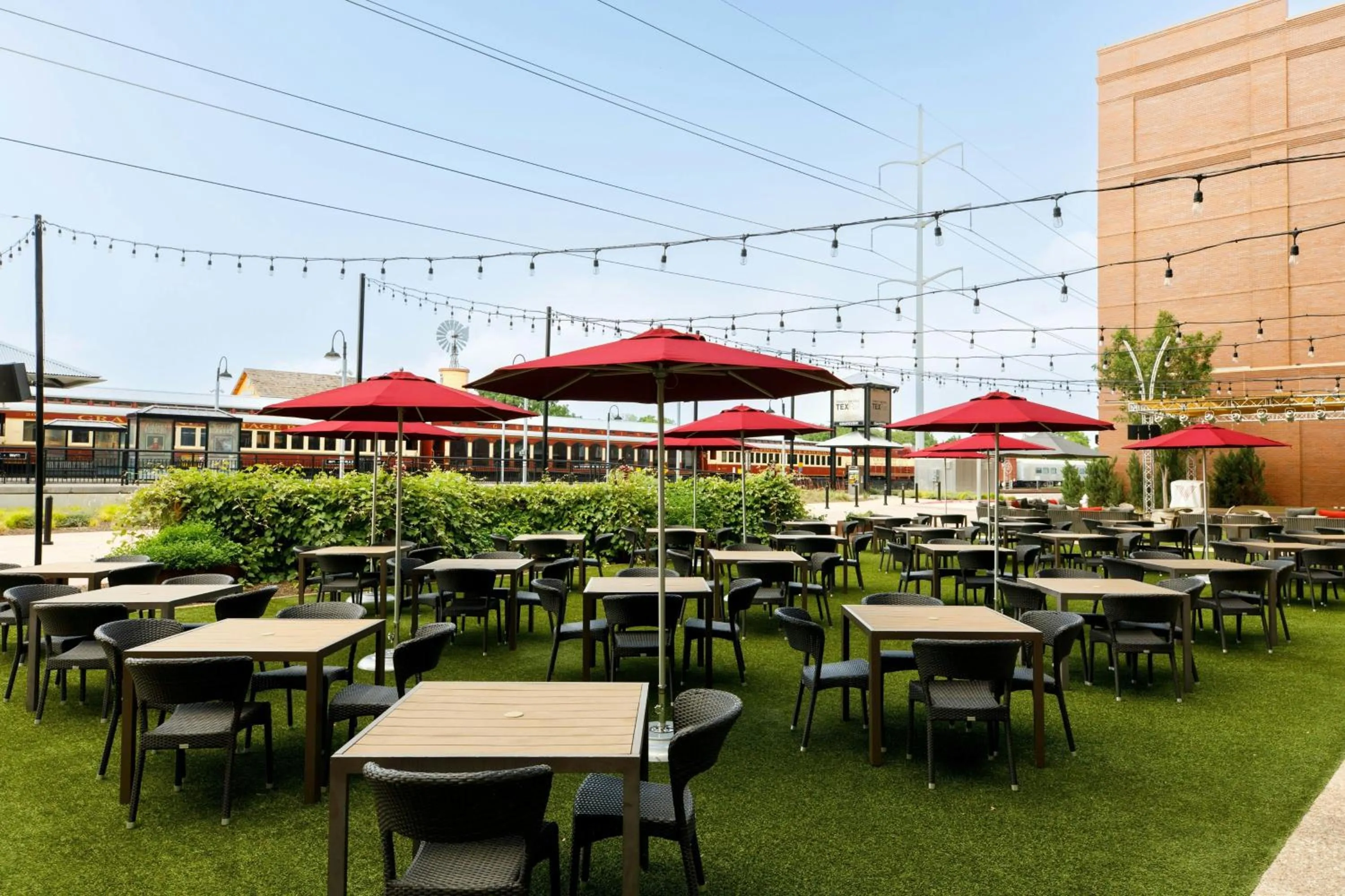 Restaurant/places to eat in Hotel Vin, Grapevine, Autograph Collection