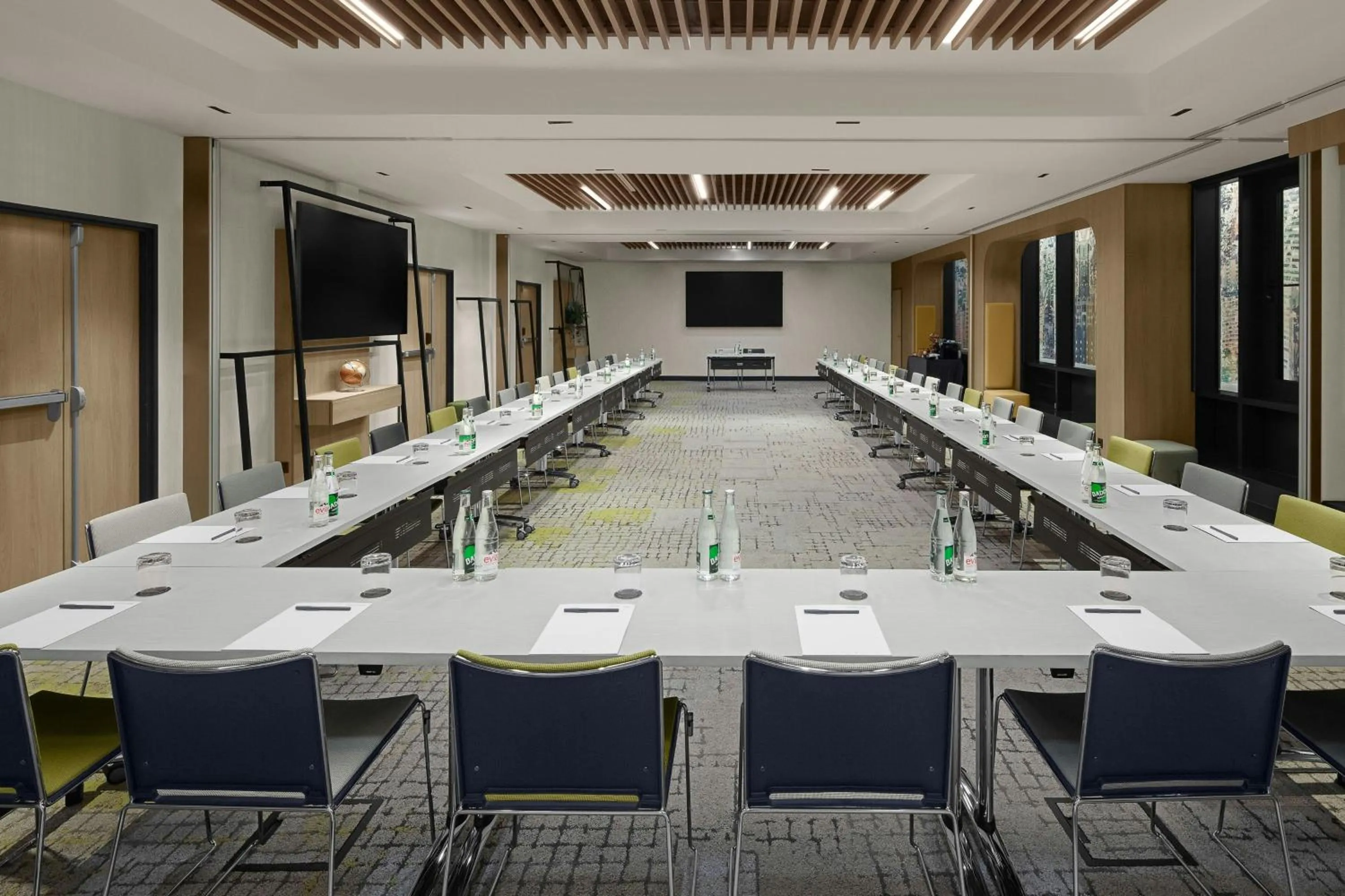 Meeting/conference room in Courtyard by Marriott Paris Porte de Versailles