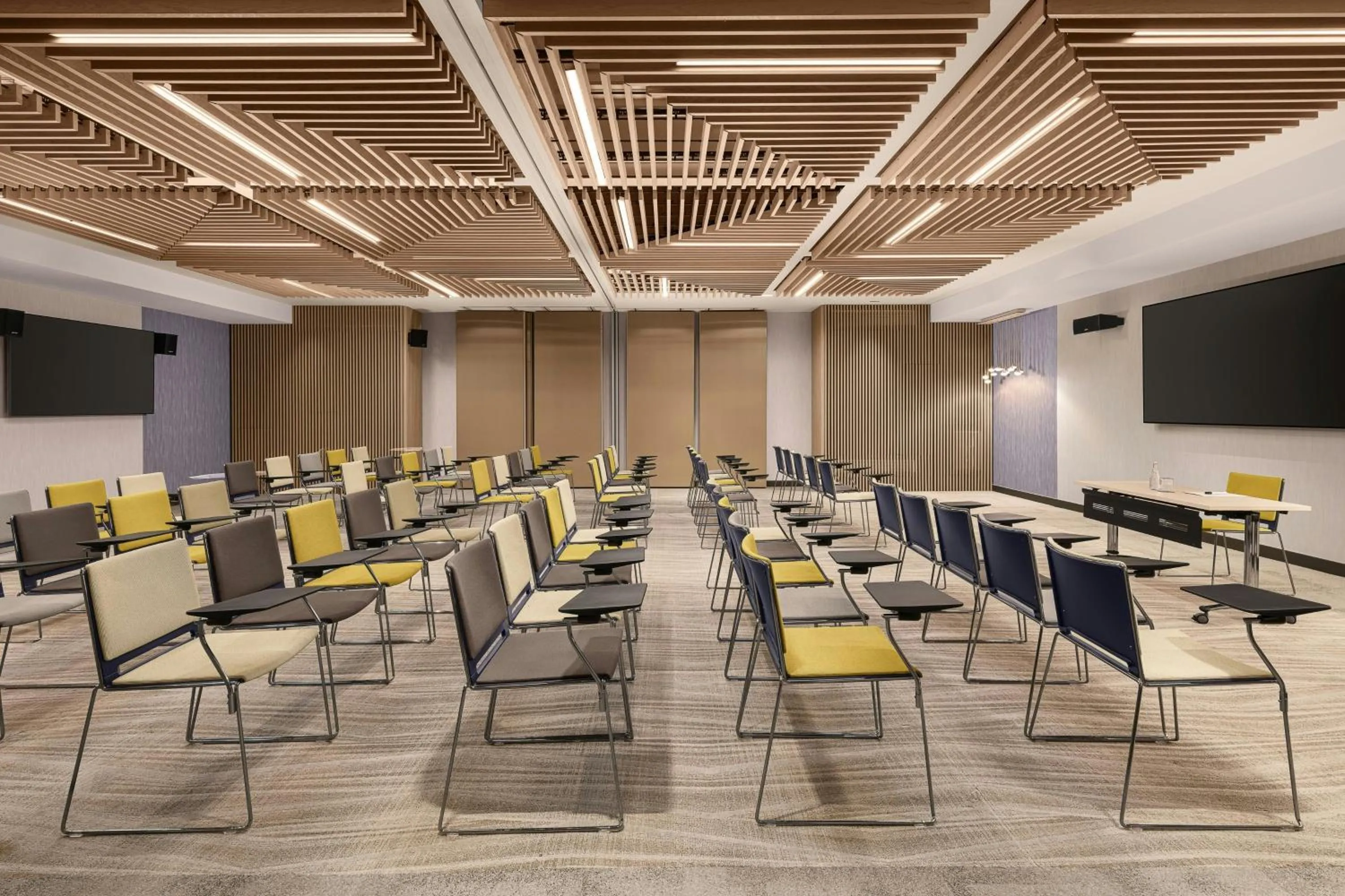 Meeting/conference room in Courtyard by Marriott Paris Porte de Versailles