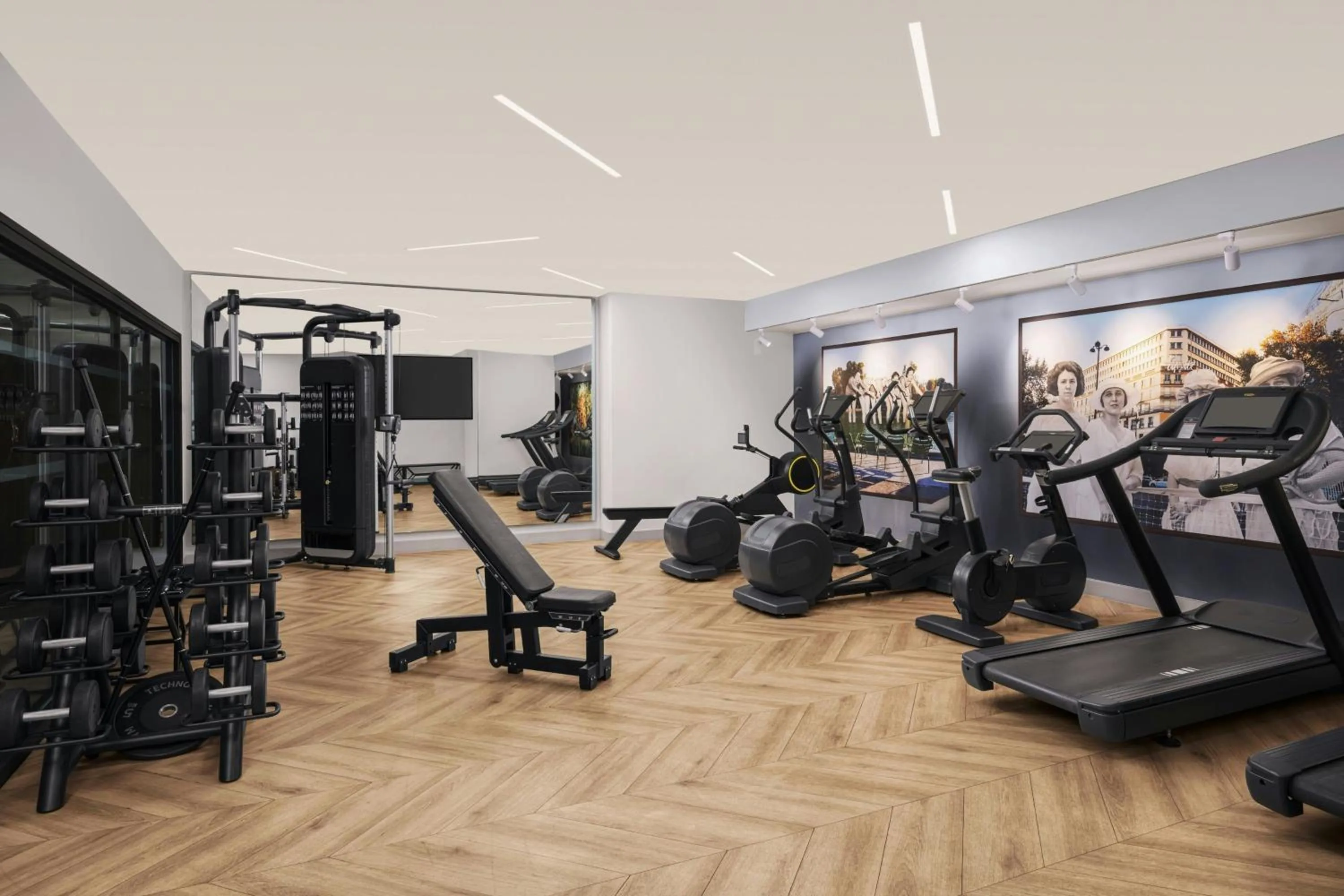 Fitness centre/facilities in Courtyard by Marriott Paris Porte de Versailles