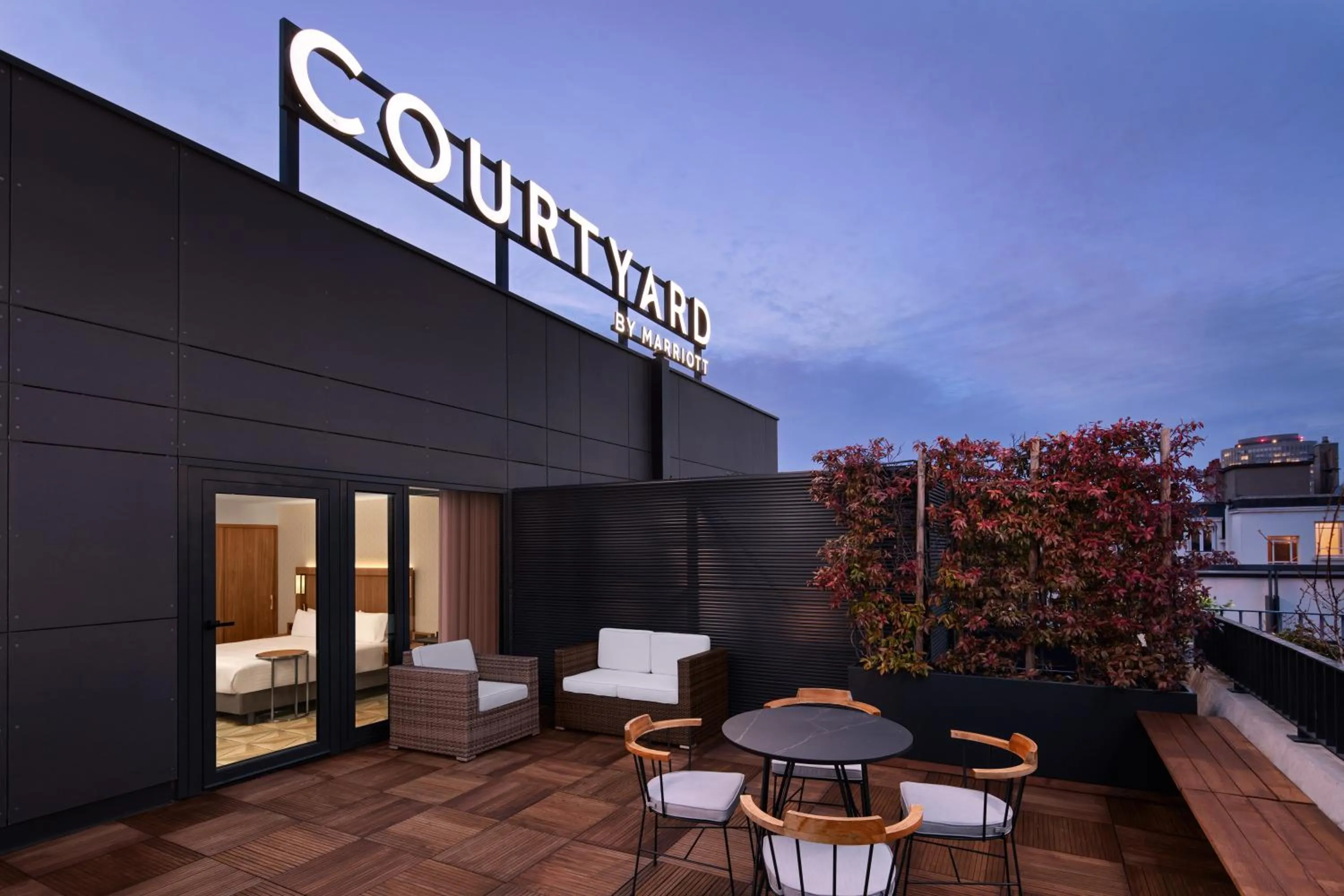 Balcony/Terrace in Courtyard by Marriott Paris Porte de Versailles