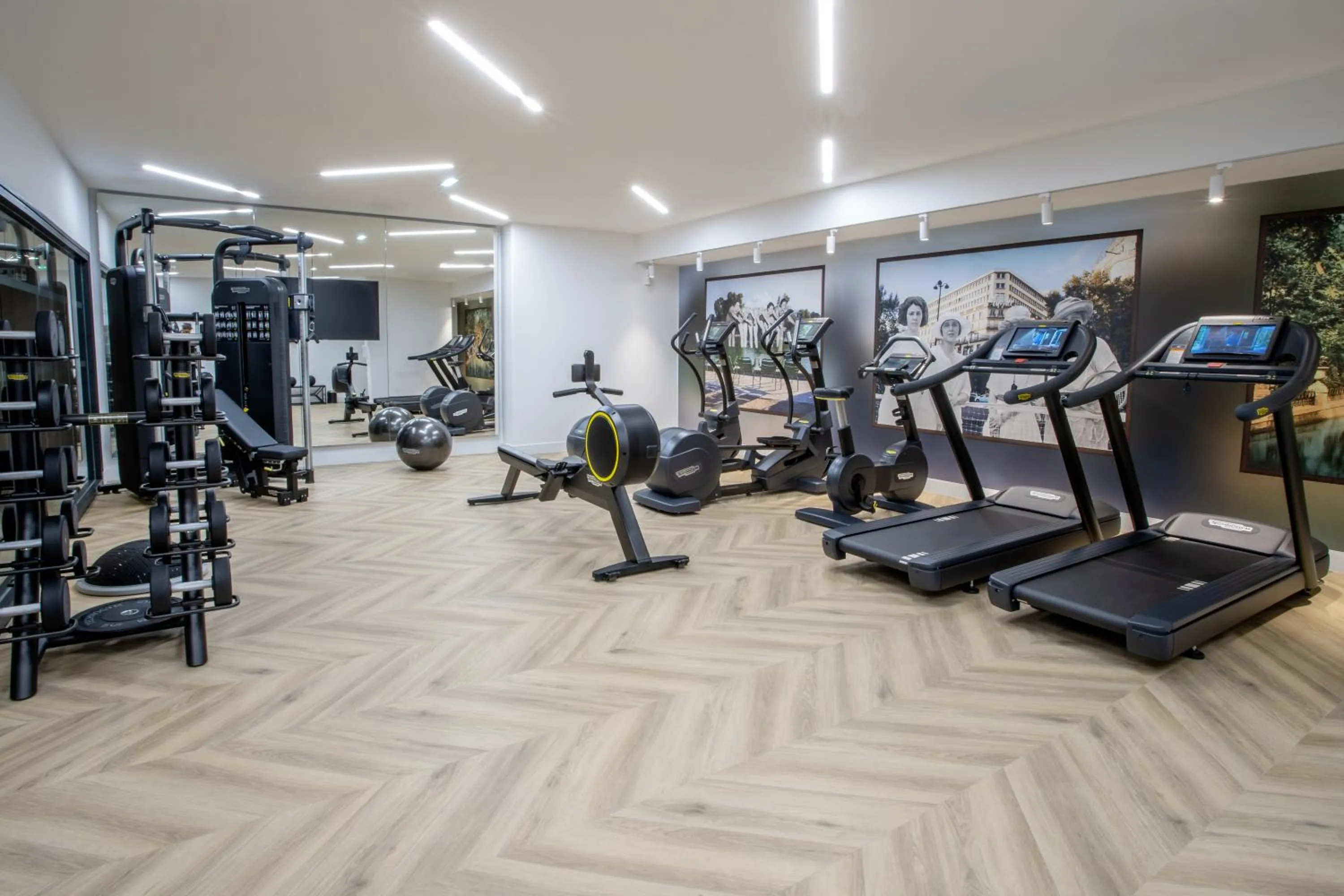 Fitness centre/facilities in Courtyard by Marriott Paris Porte de Versailles