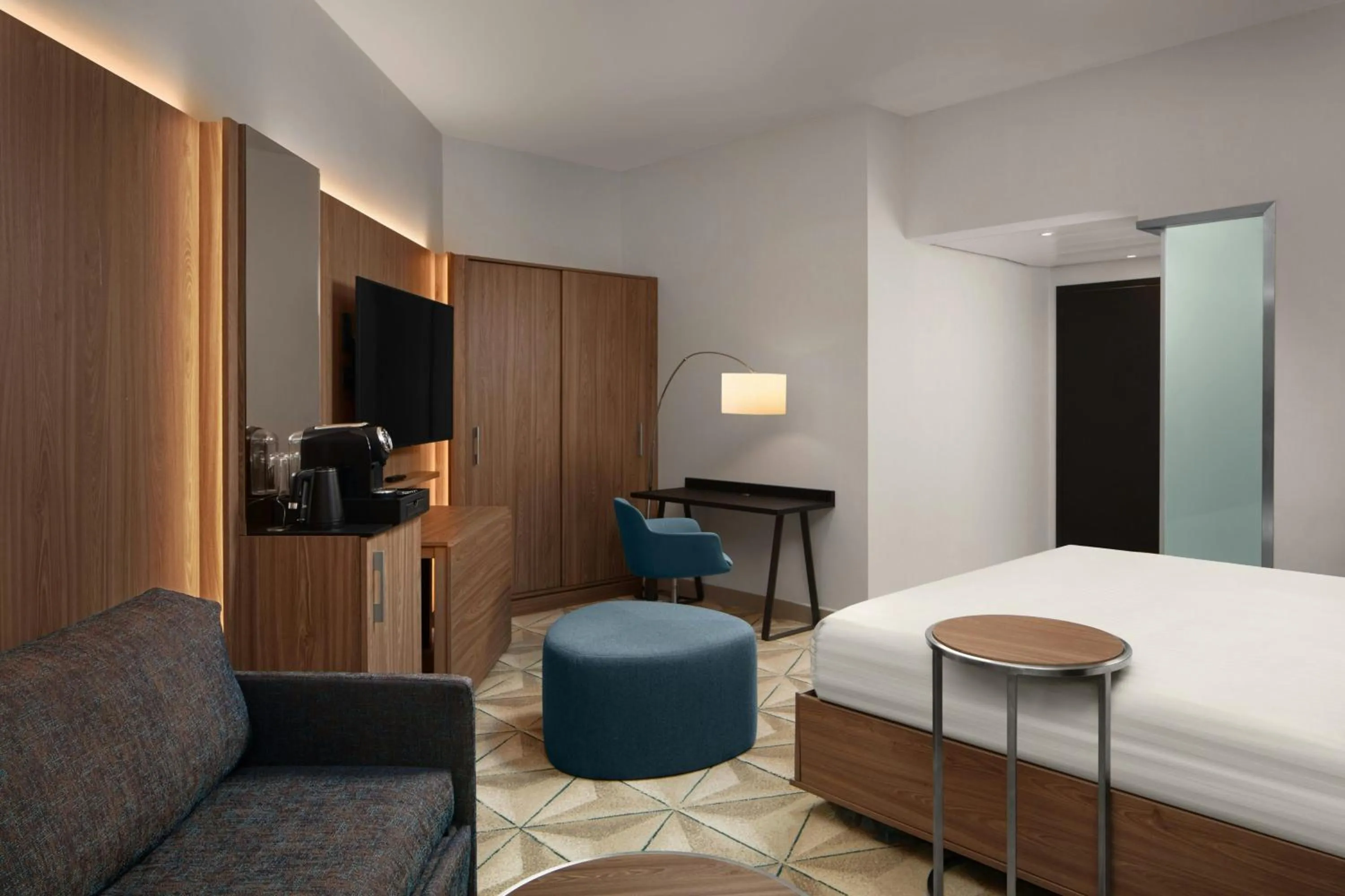 Bedroom, Bed in Courtyard by Marriott Paris Porte de Versailles