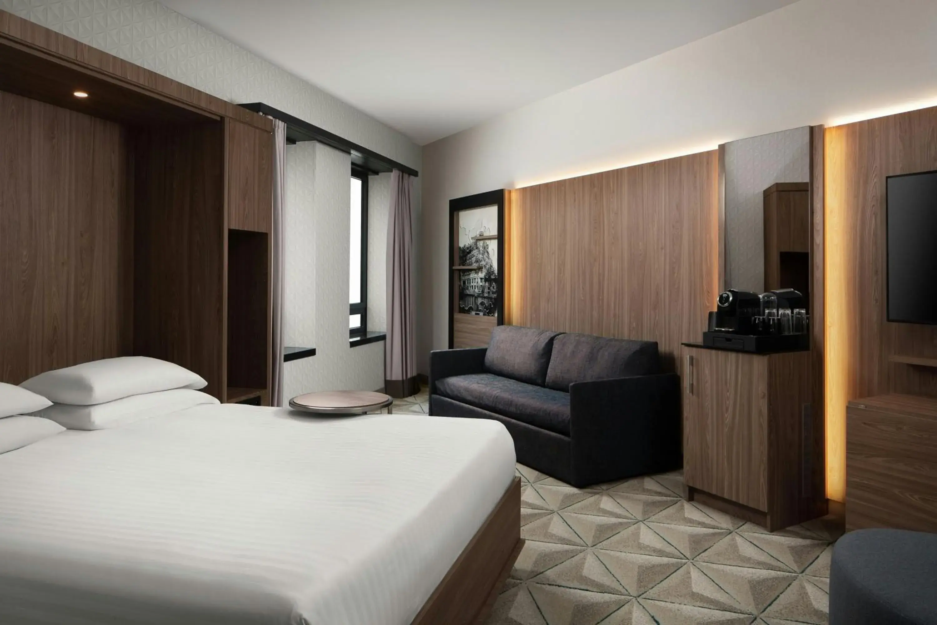 Murphy Junior Suite in Courtyard by Marriott Paris Porte de Versailles Murphy Junior Suite in Courtyard by Marriott Paris Porte de Versailles