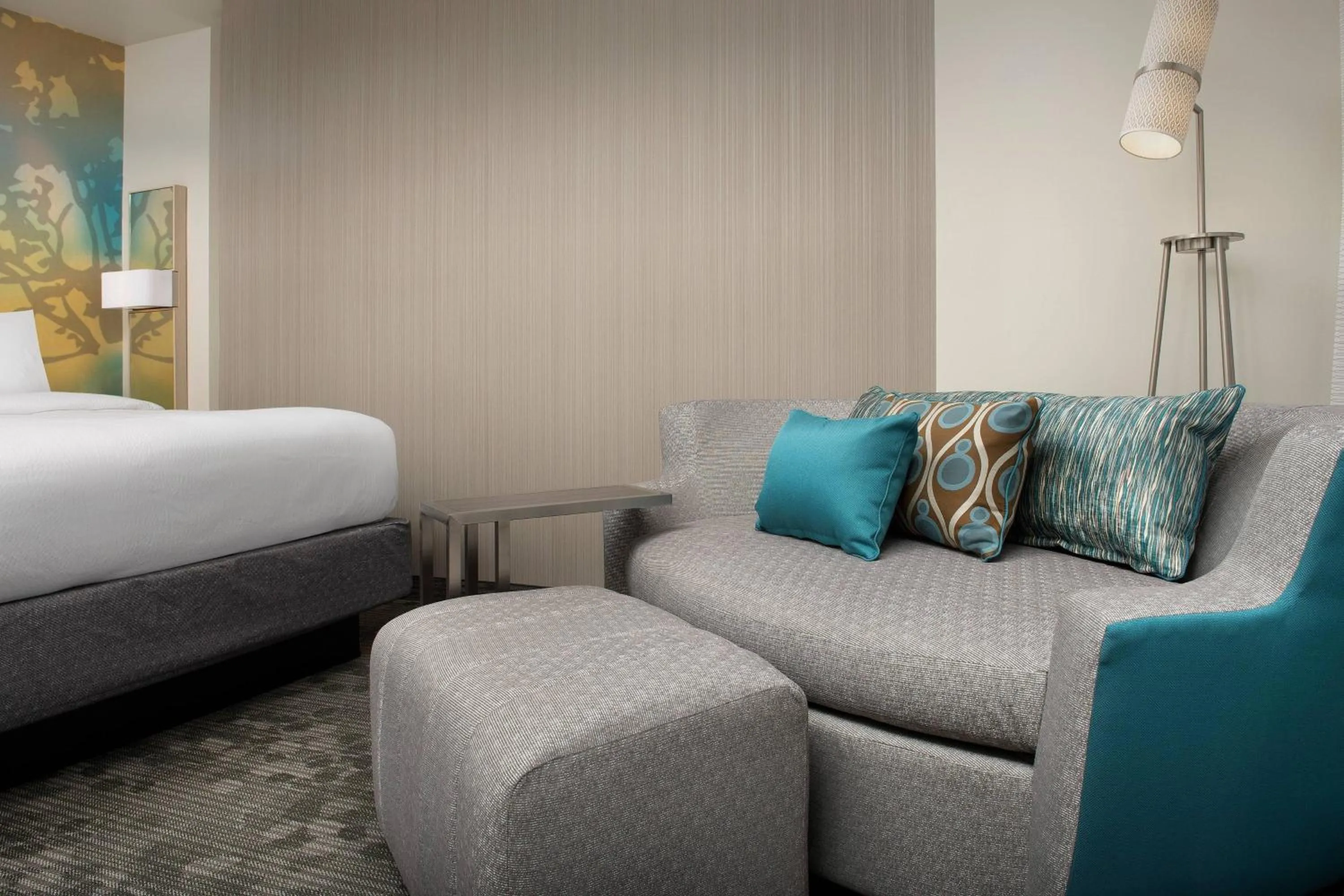 Photo of the whole room, Bed in Courtyard Portland East