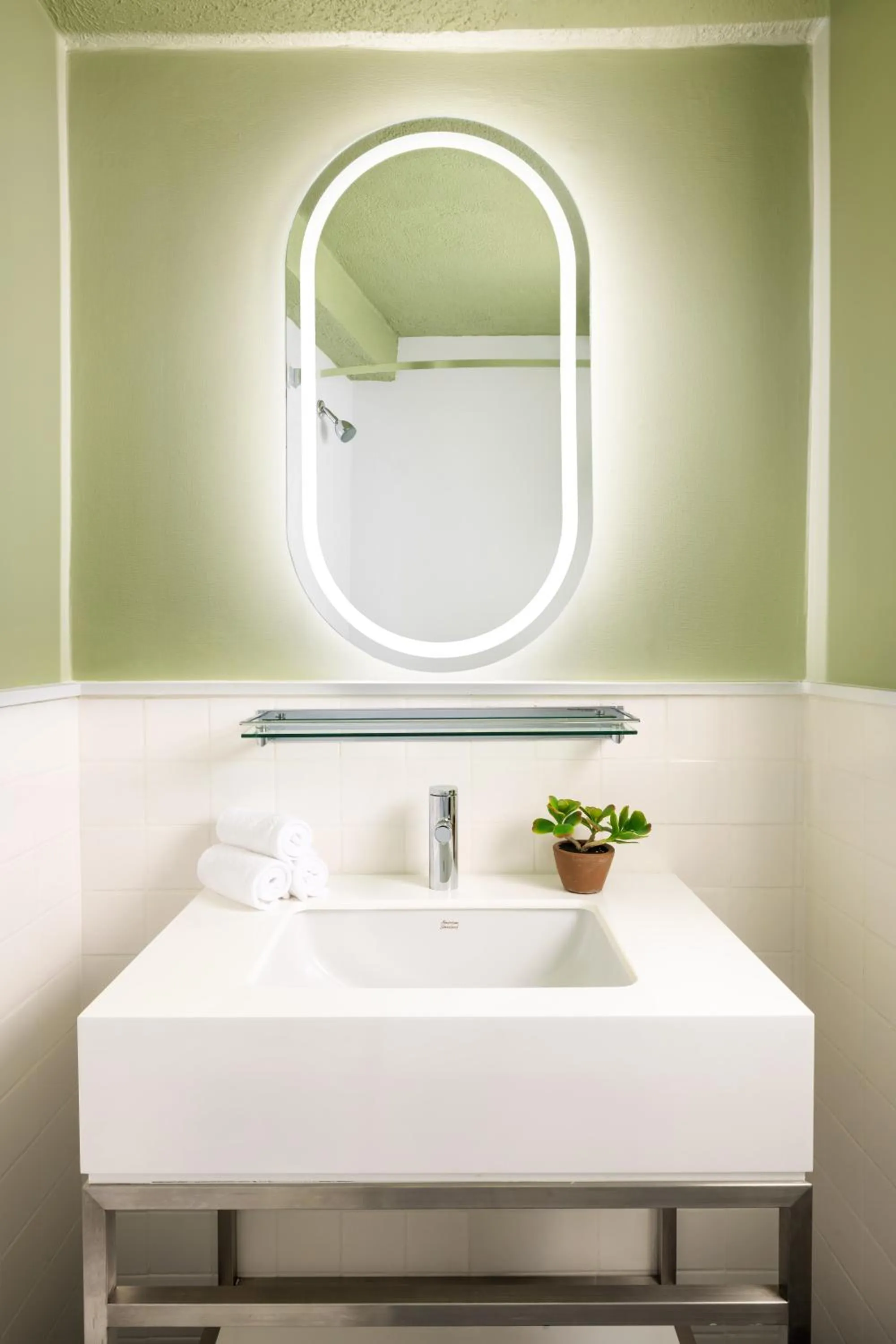 Public Bath in Row NYC at Times Square