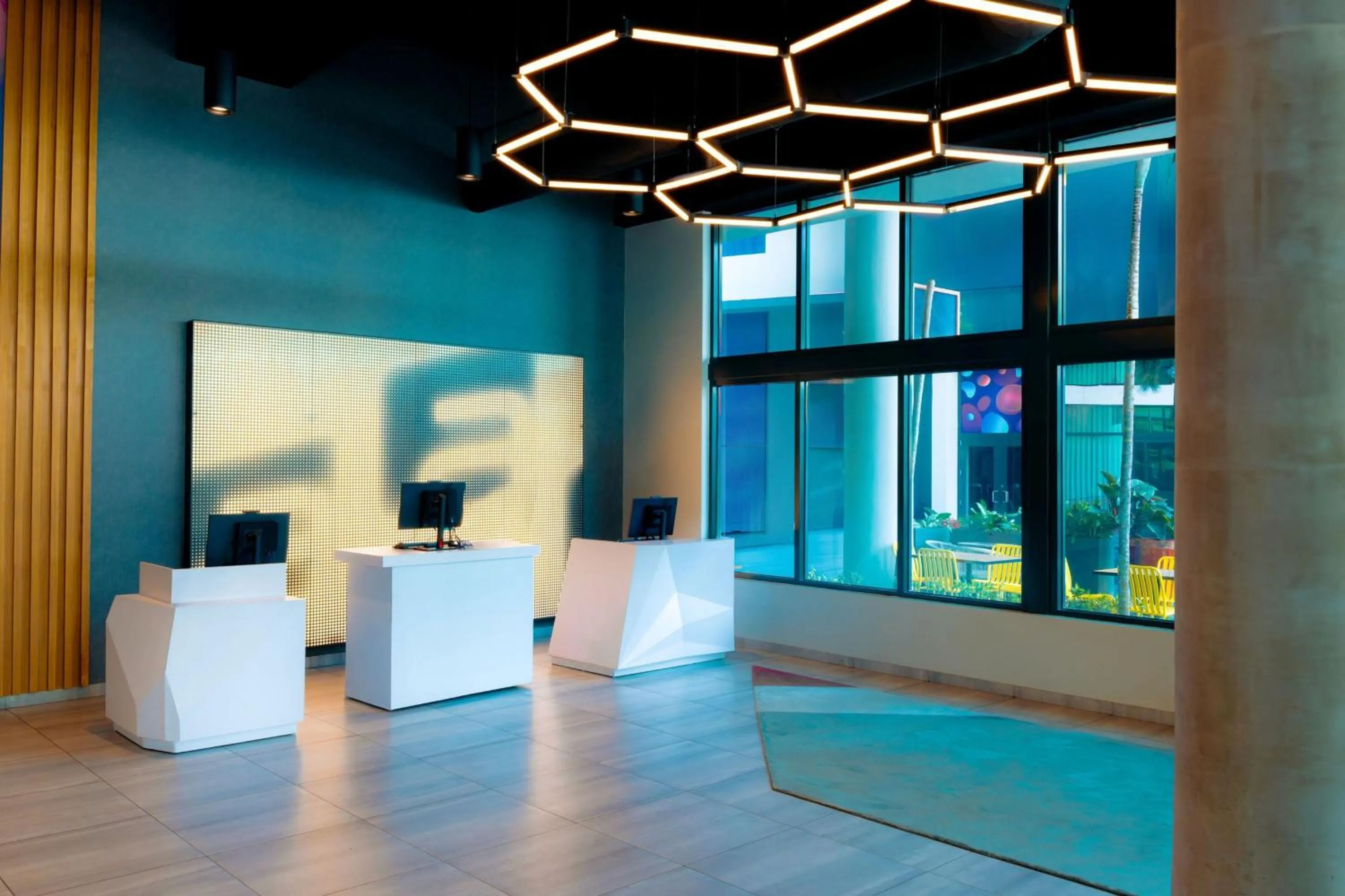 Lobby or reception in Aloft San Juan