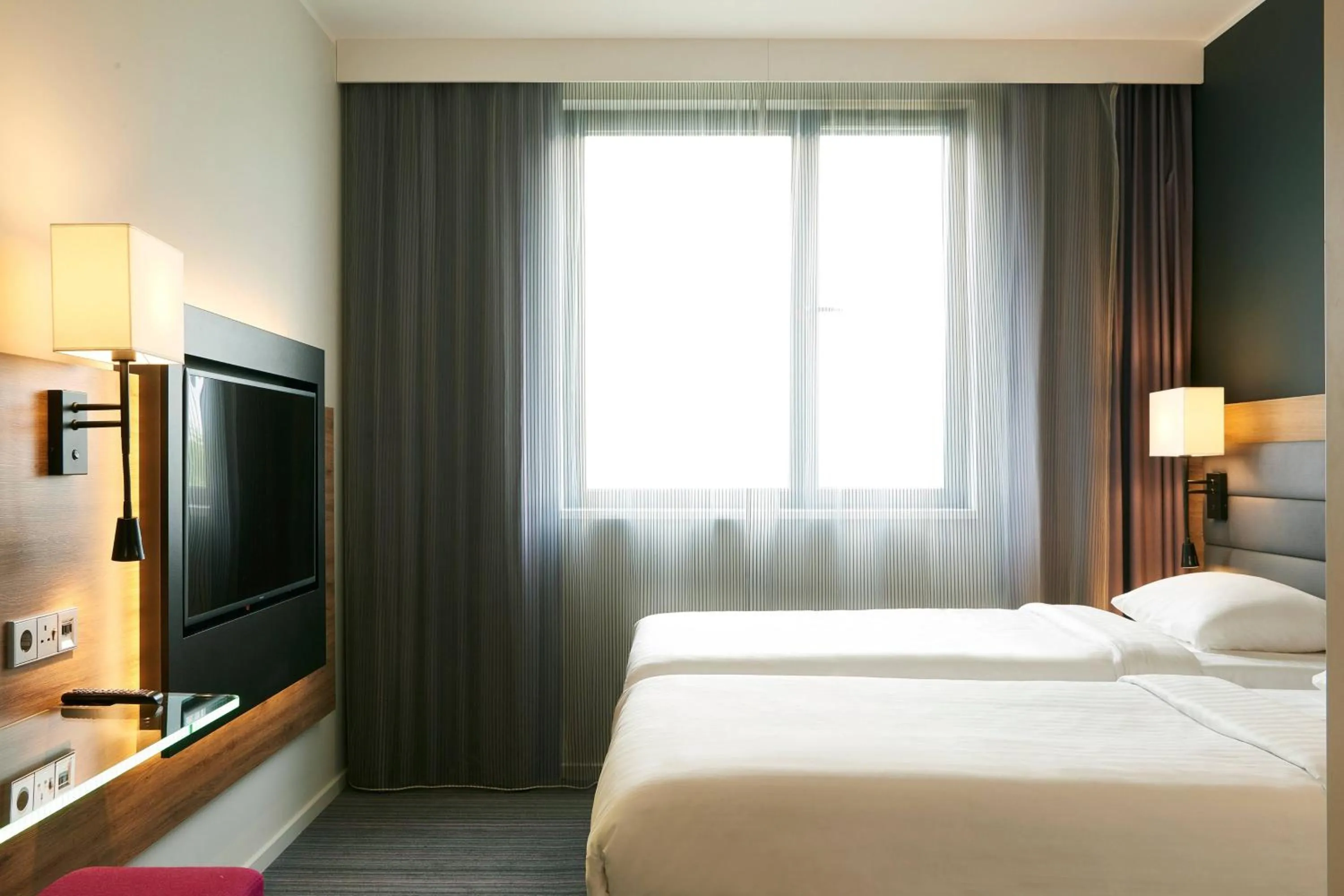 Photo of the whole room, Bed in Moxy Southampton