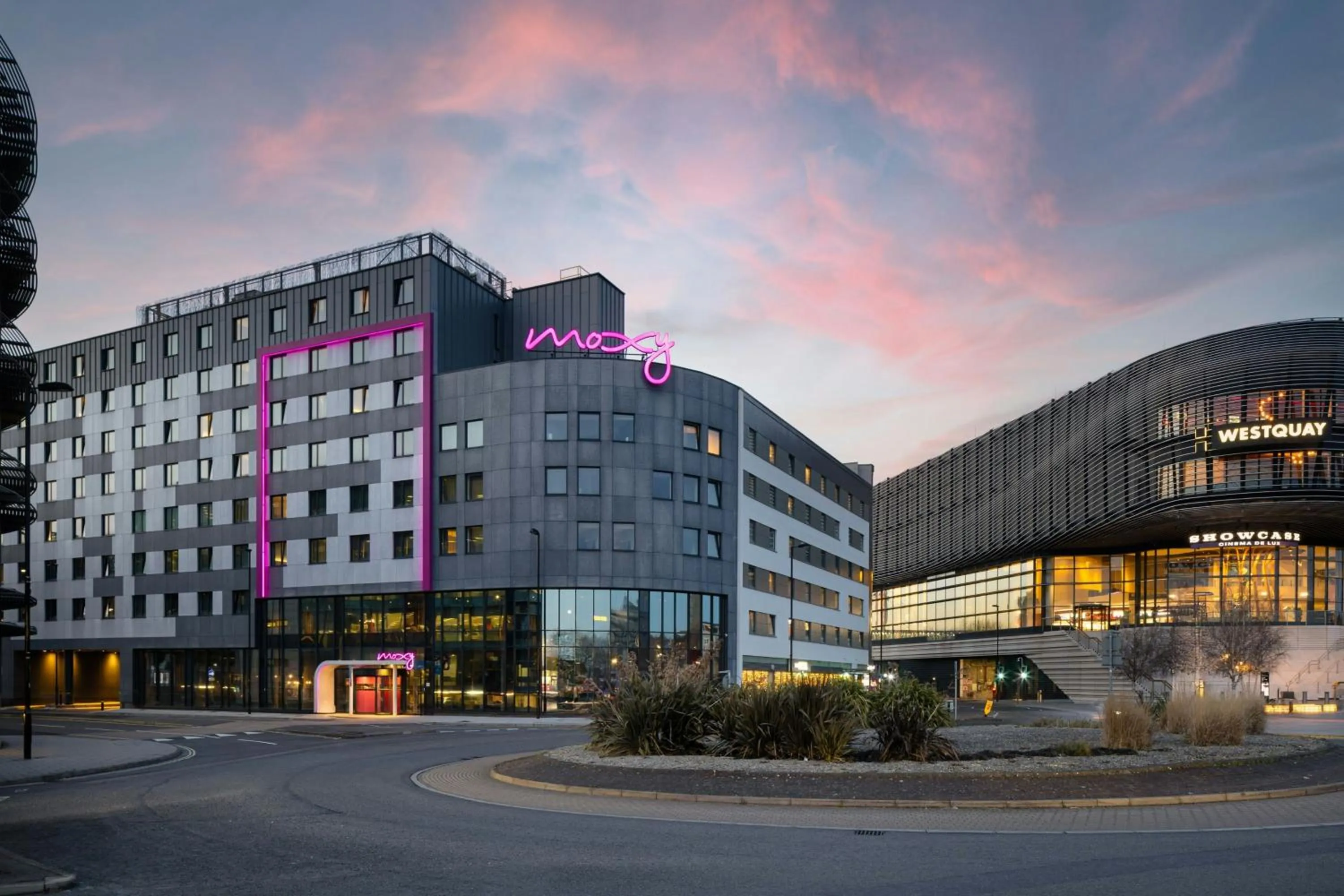 Property building in Moxy Southampton