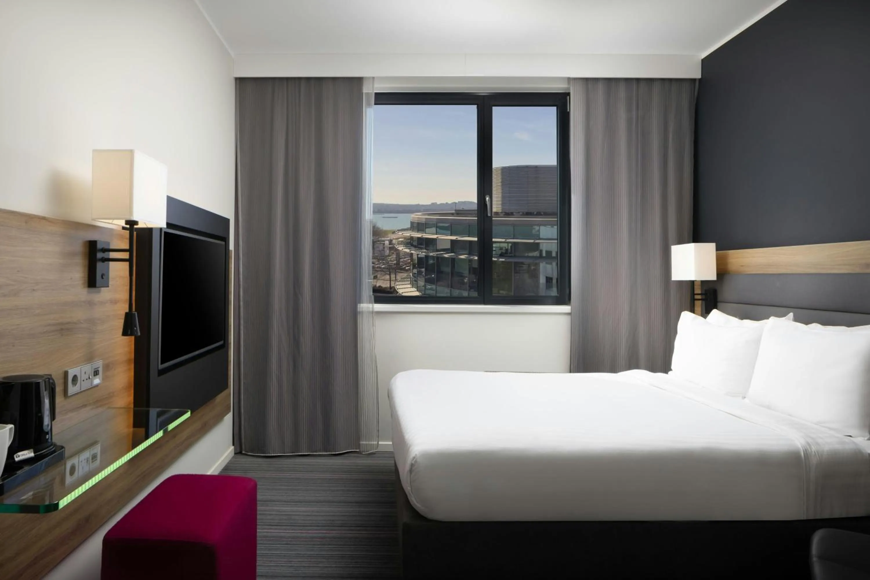 Photo of the whole room, Bed in Moxy Southampton