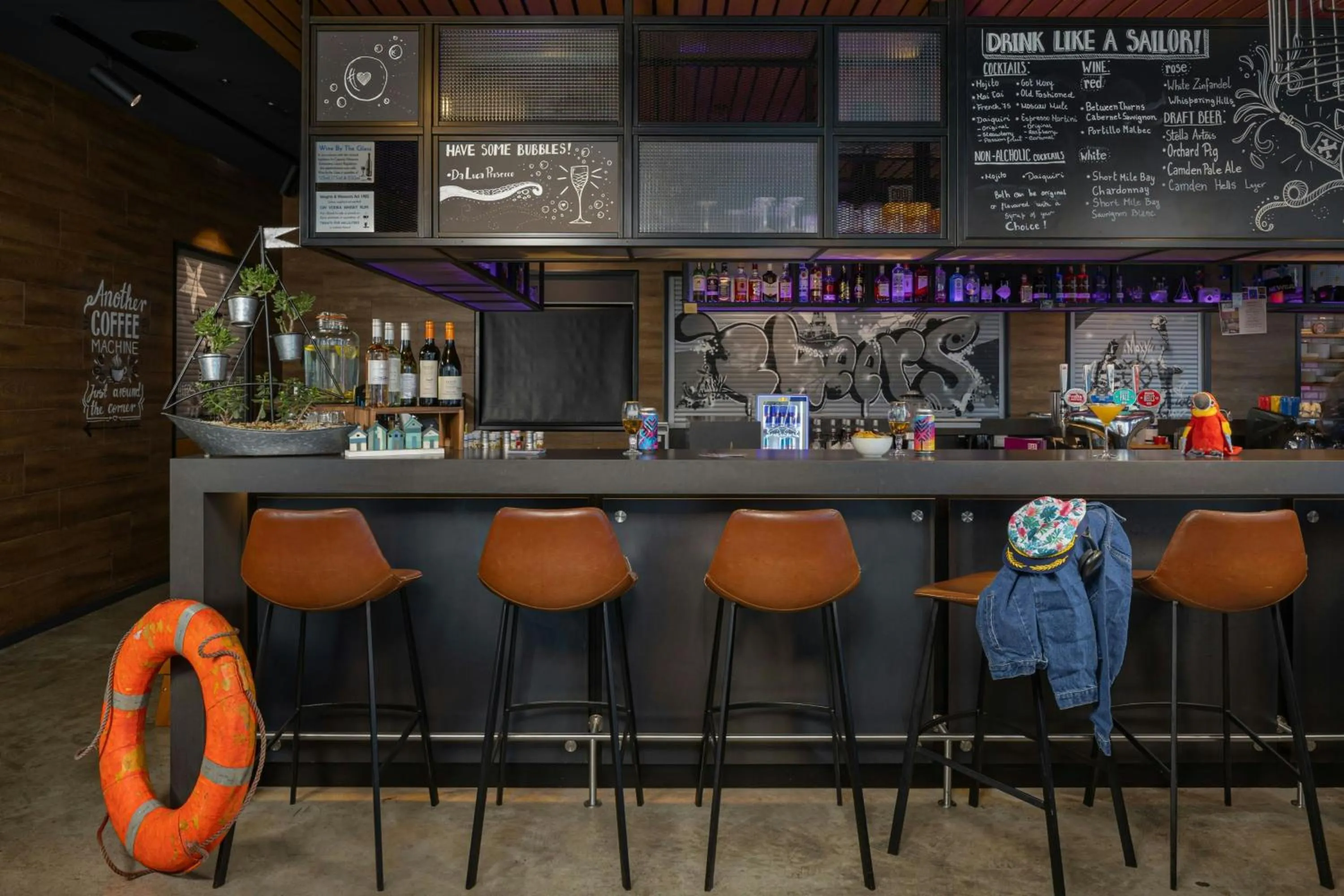 Lounge or bar in Moxy Southampton