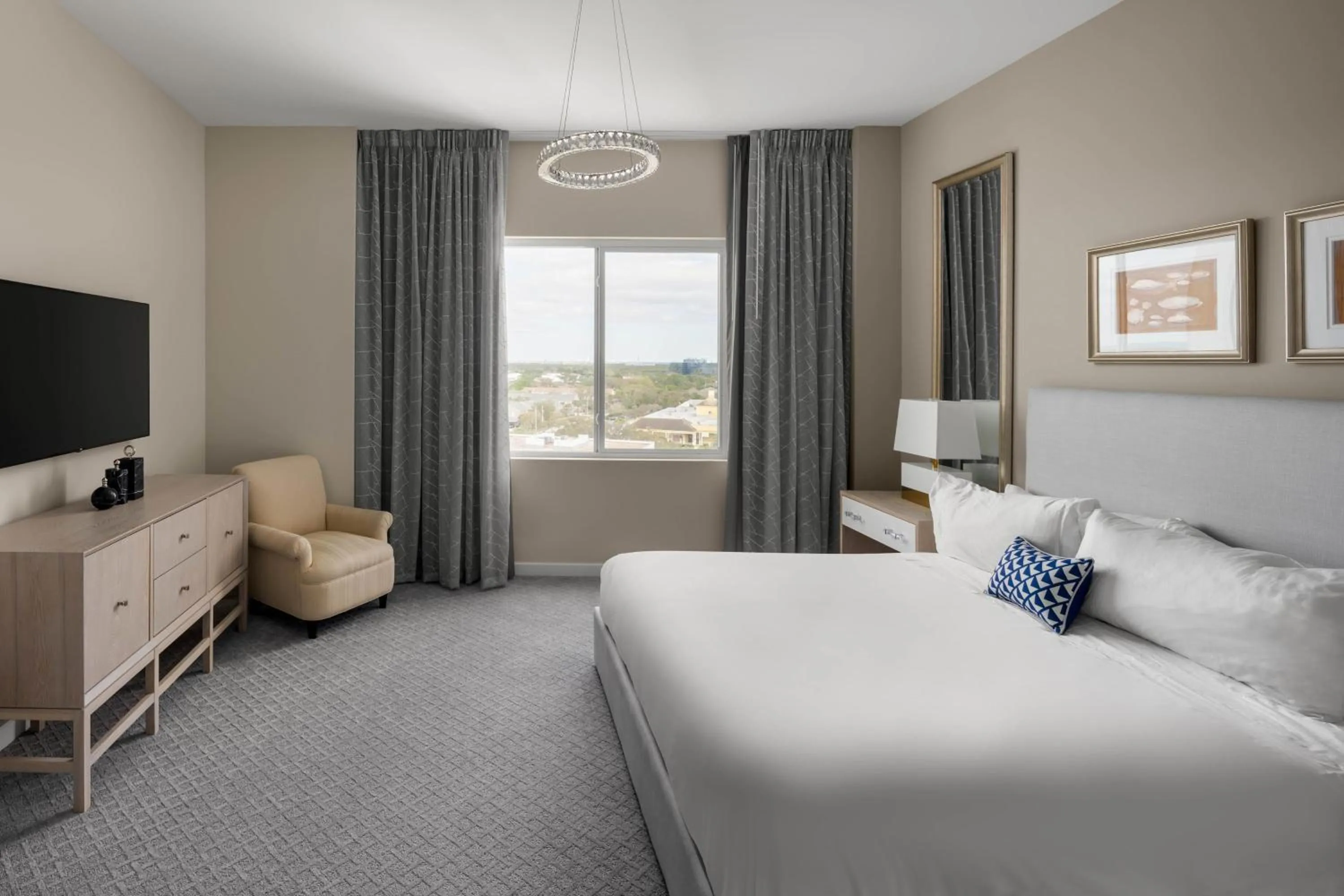 Photo of the whole room, Bed in The Karol Hotel, St. Petersburg Clearwater, a Tribute Portfolio Hotel