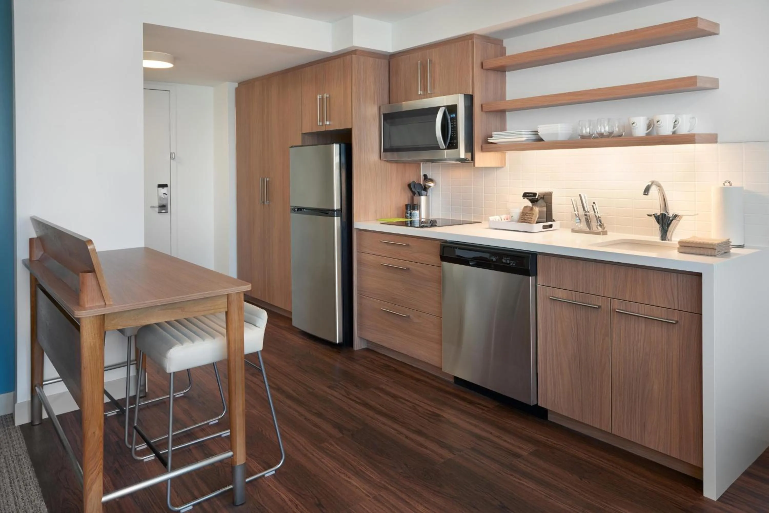 Kitchen or kitchenette in Element Toronto Airport