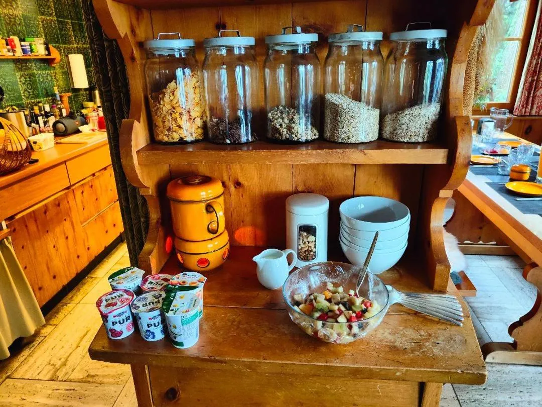Breakfast in Arche de Noé B&B