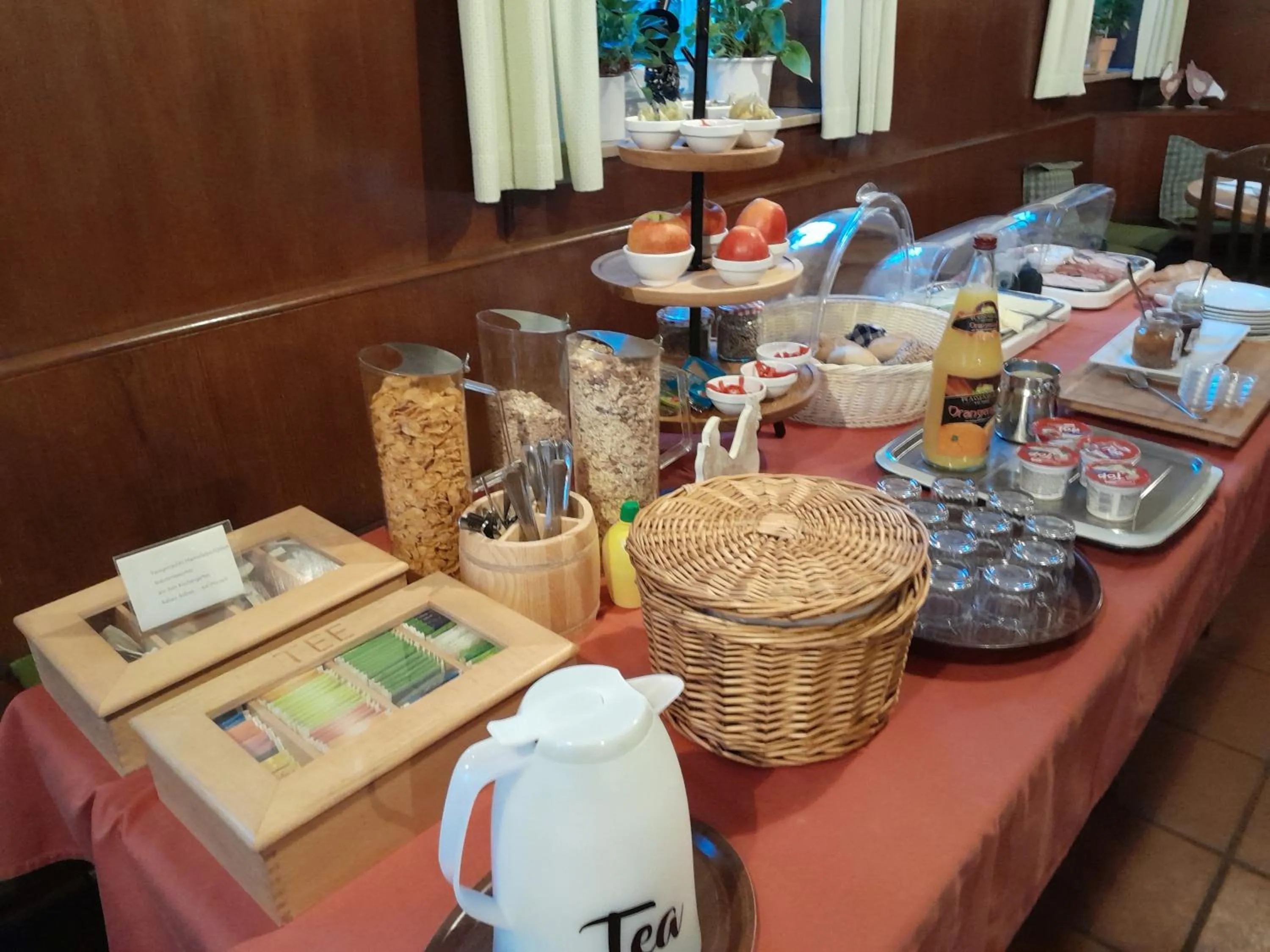 Breakfast in Hotel-Gasthof Opel Bed & Breakfast