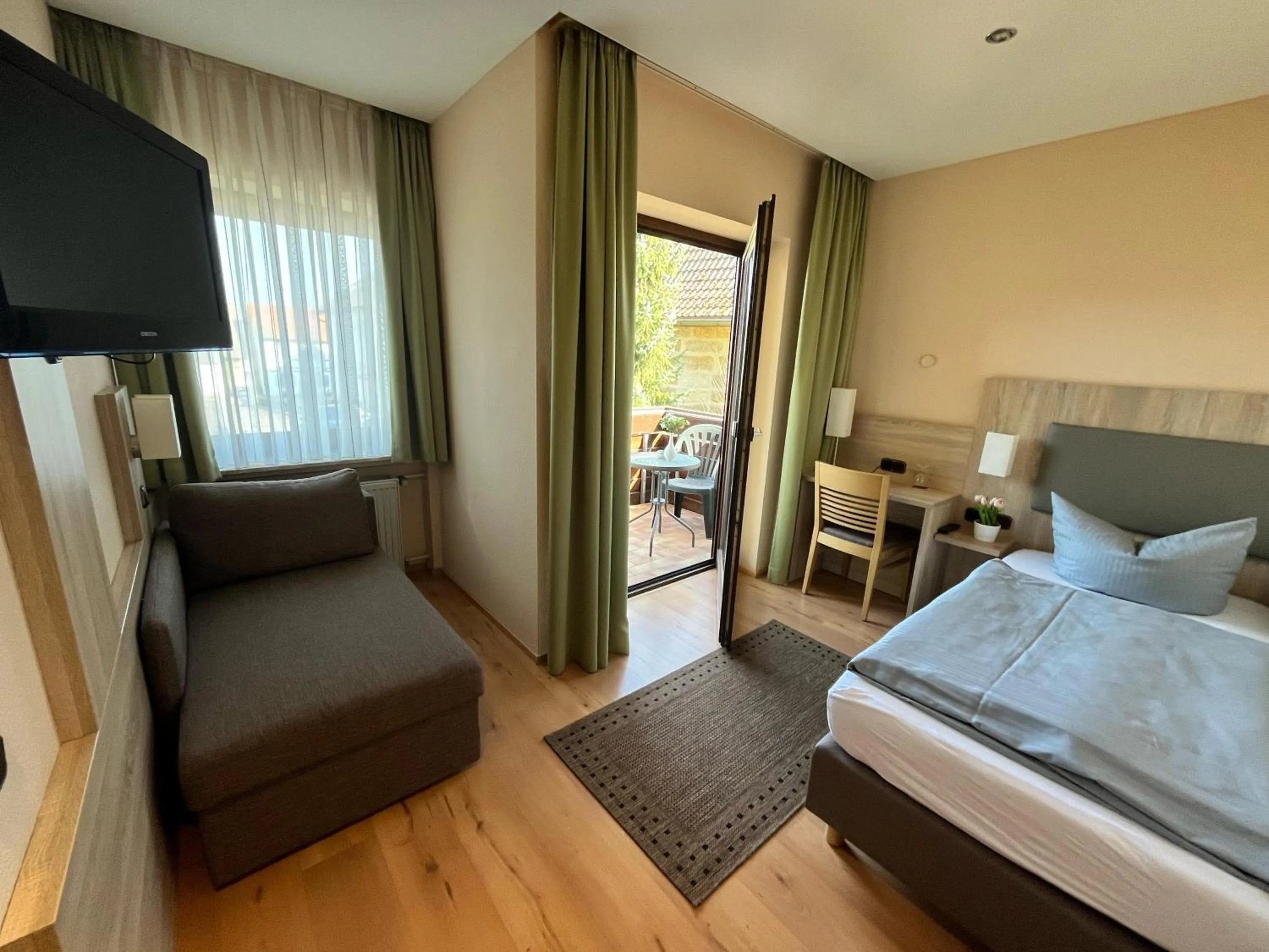 Balcony/Terrace, Bed in Annas Gästehaus