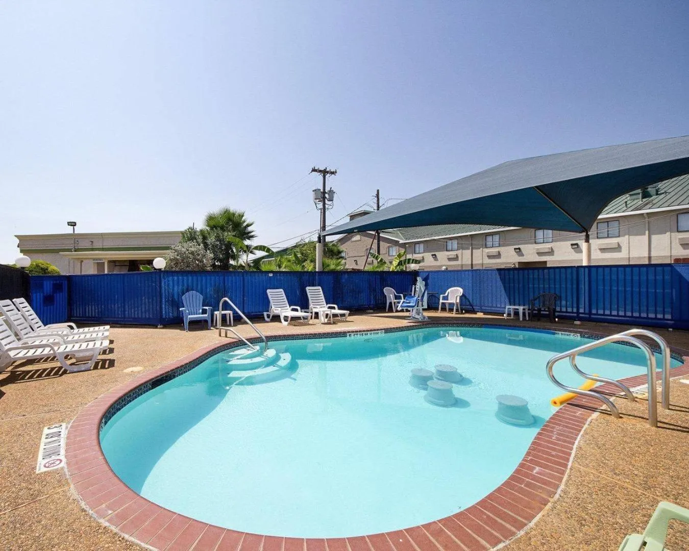 Swimming pool in Rodeway Inn San Antonio Lackland AFB - SeaWorld