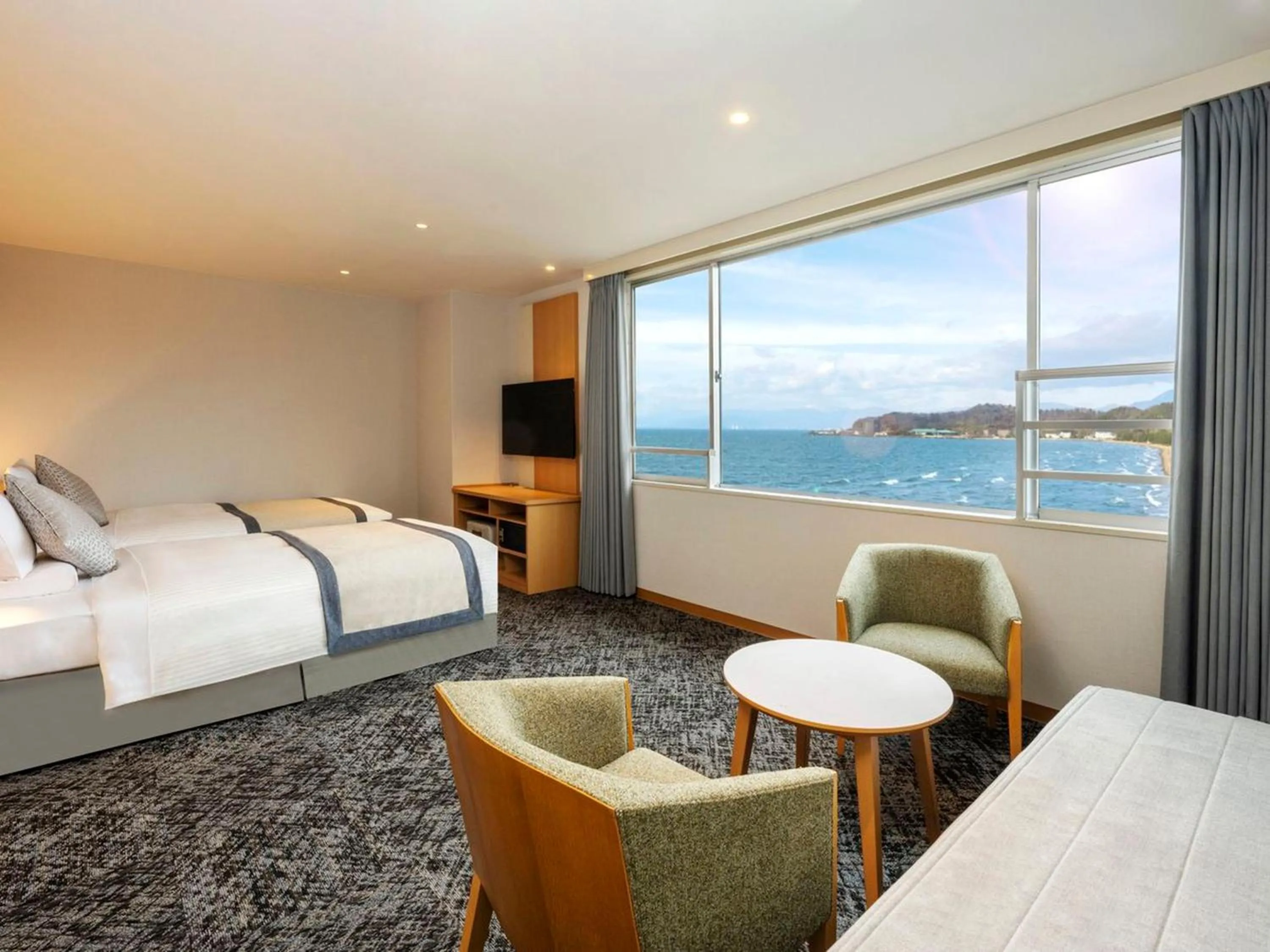 Photo of the whole room, Bed in KAMENOI HOTEL Hikone