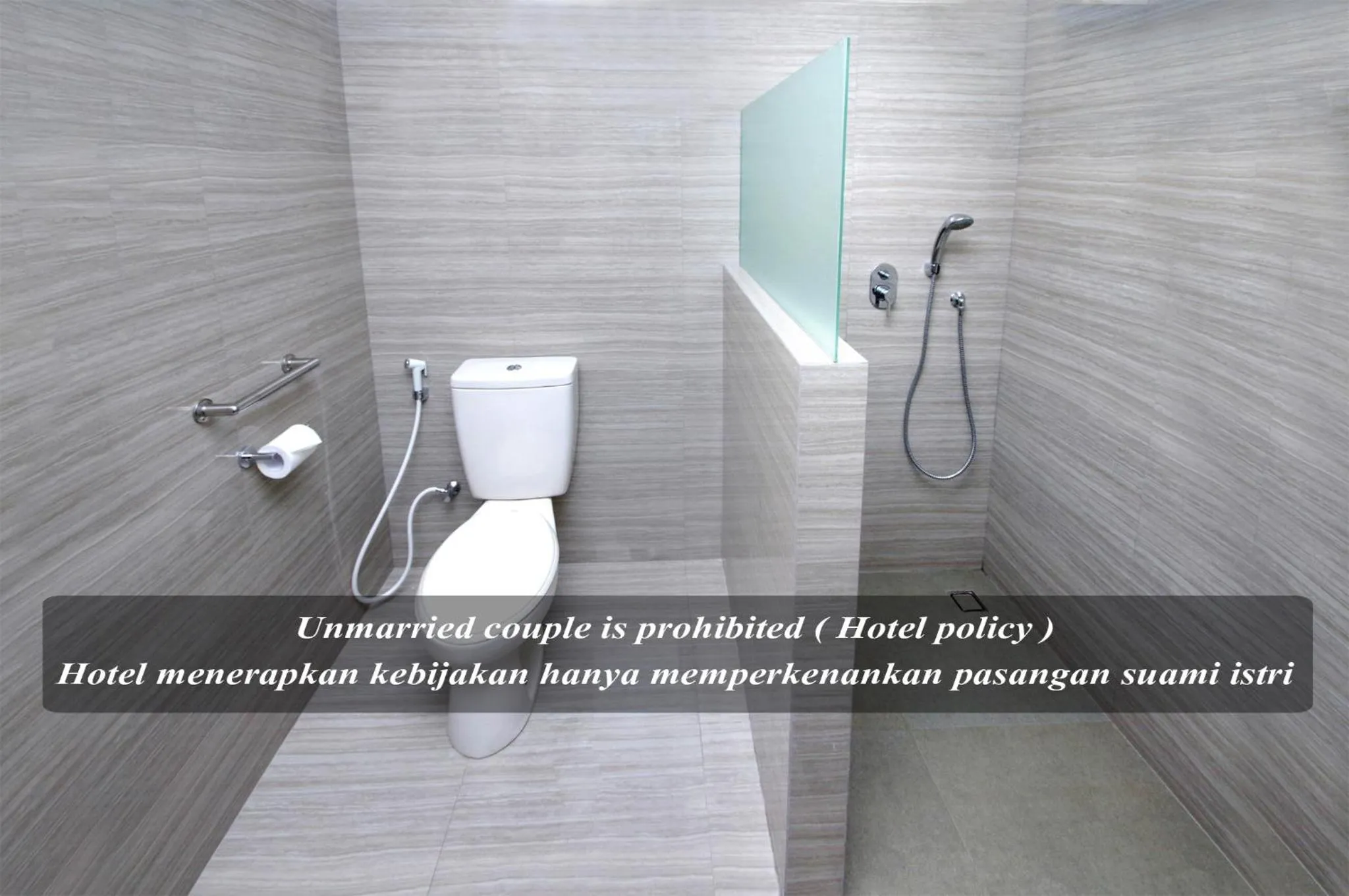 Bathroom in Hotel Gren Alia Cikini
