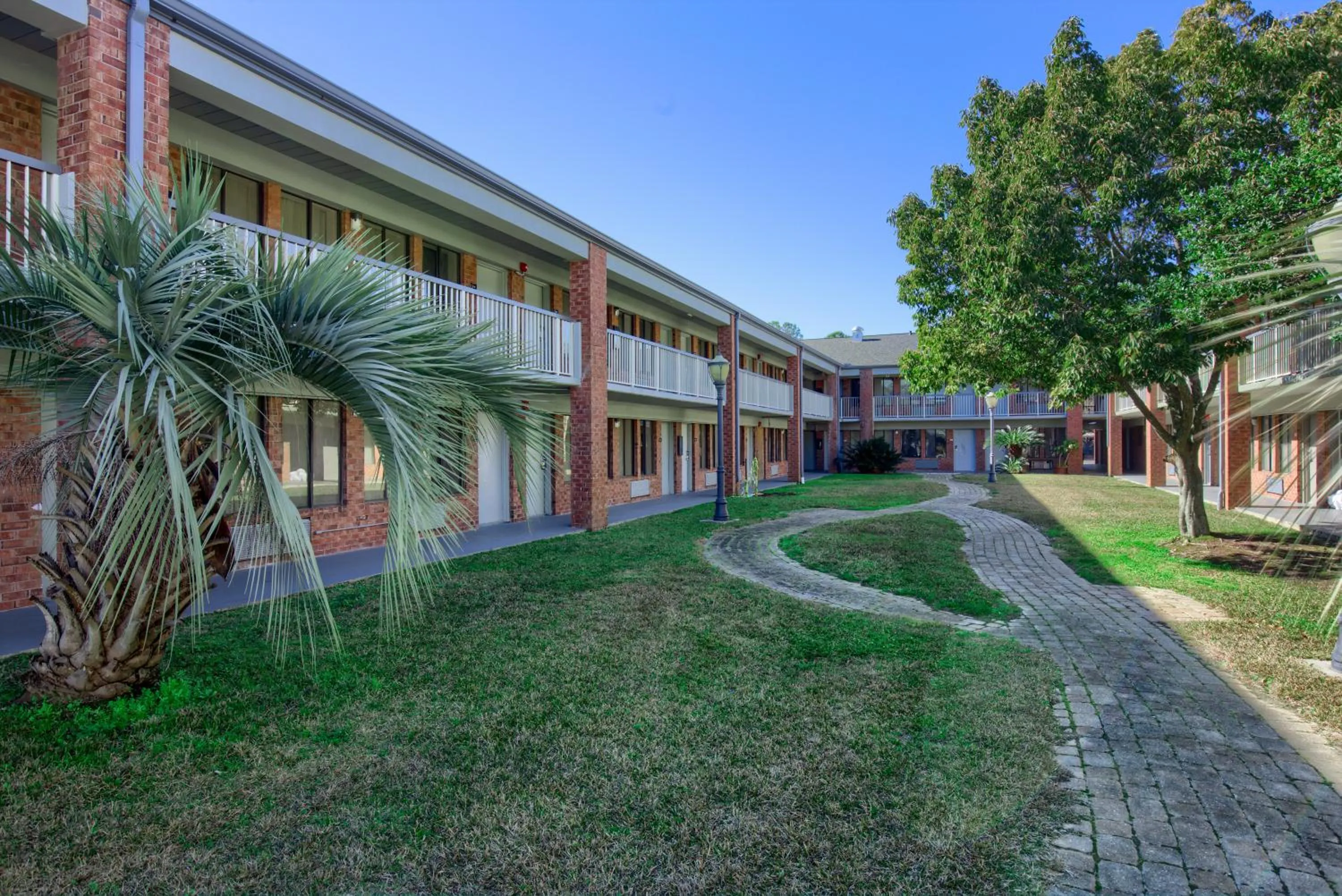 Property building in Days Inn by Wyndham Mobile I-65