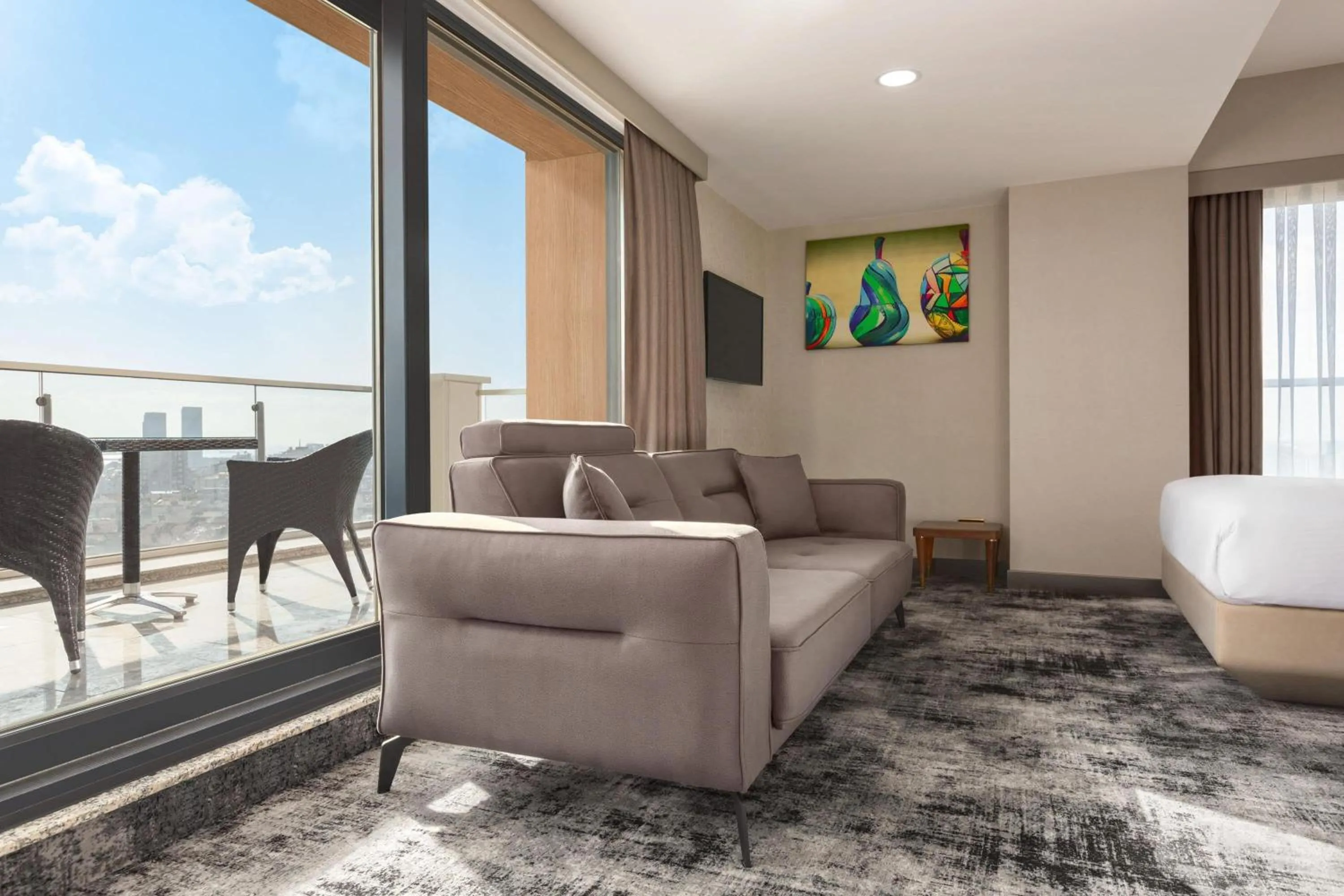 Photo of the whole room in Tryp by Wyndham Istanbul Topkapi