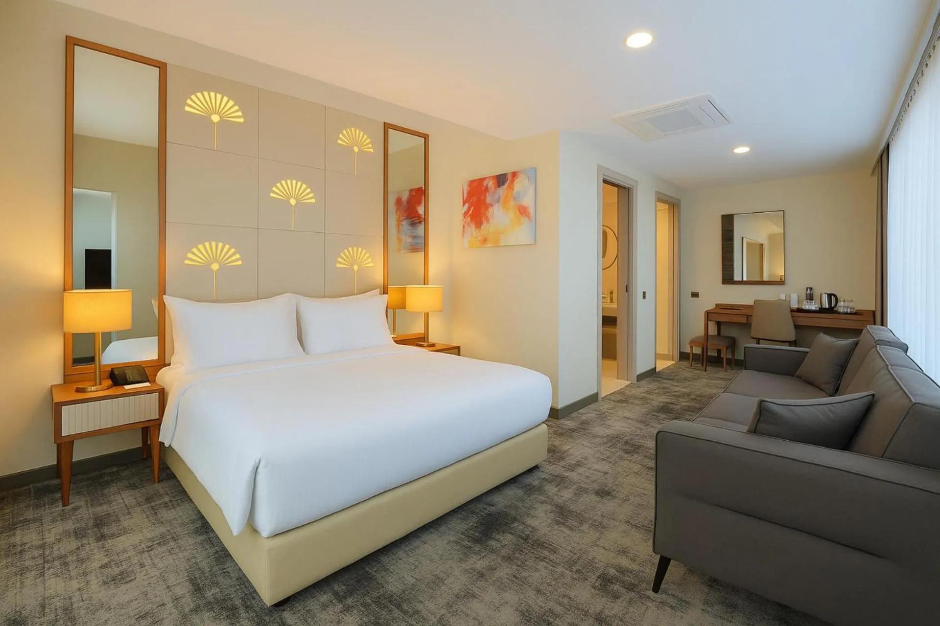 Photo of the whole room, Bed in Tryp by Wyndham Istanbul Topkapi