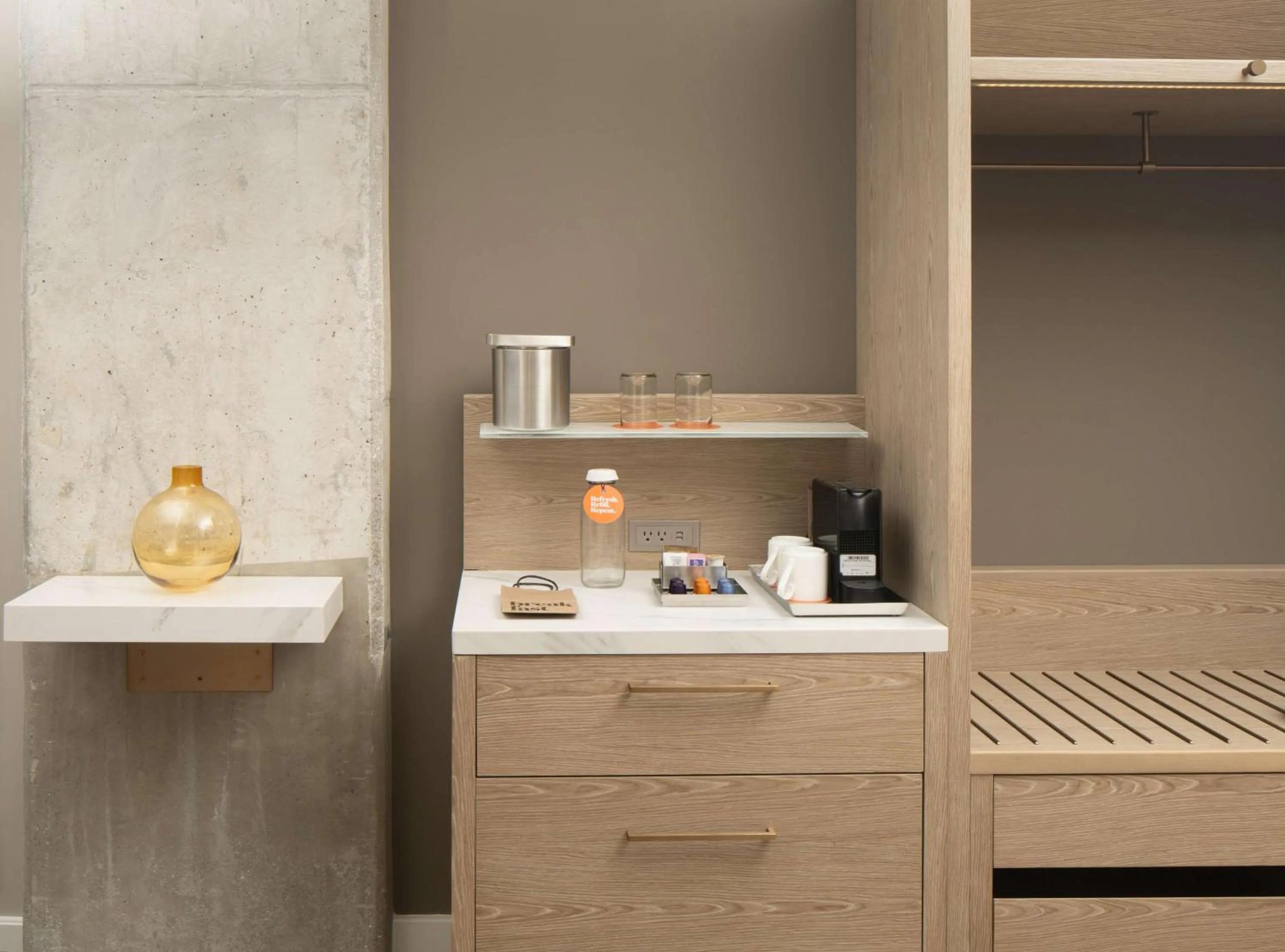 Photo of the whole room in Canopy West Palm Beach - Downtown