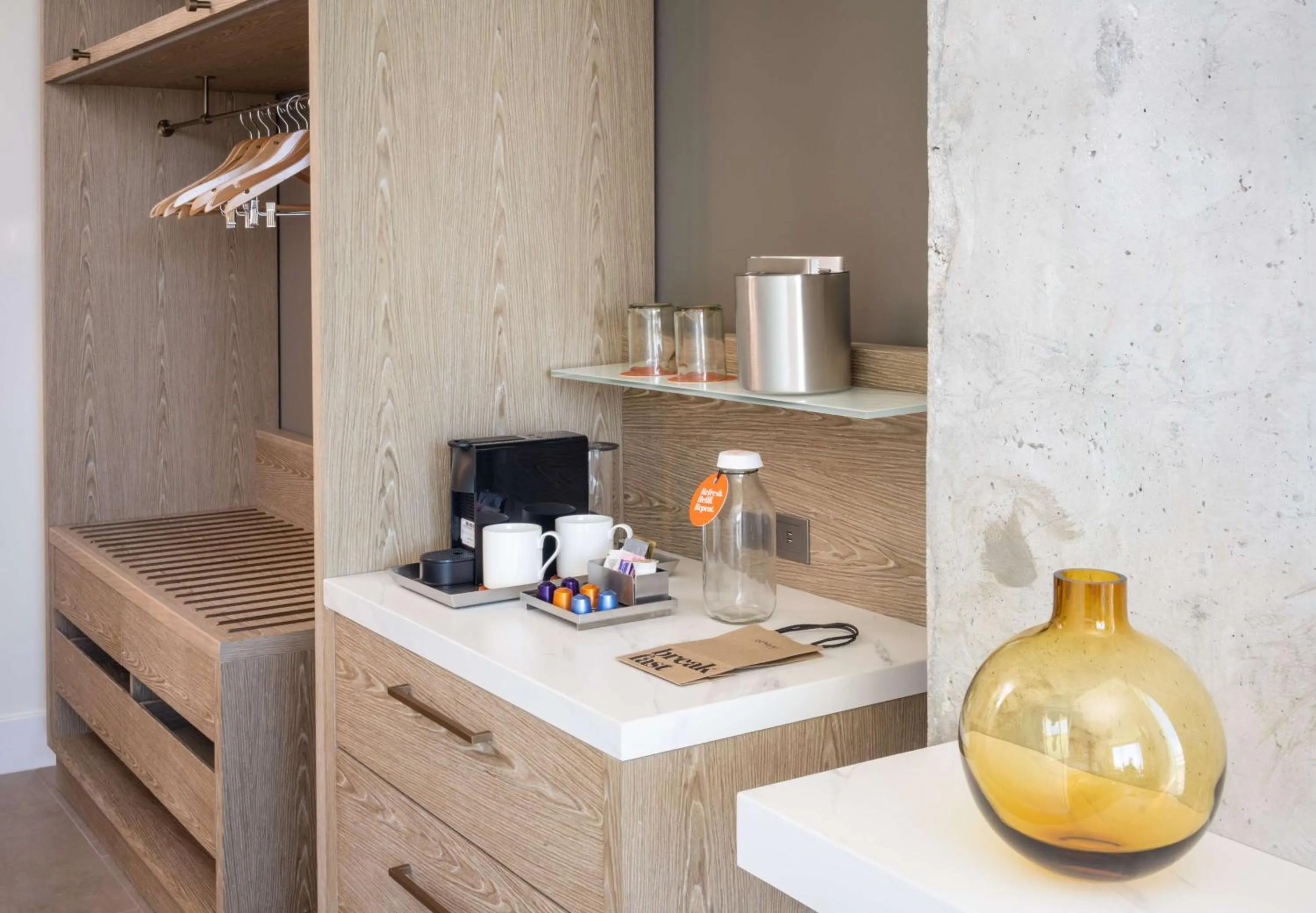 Photo of the whole room in Canopy West Palm Beach - Downtown