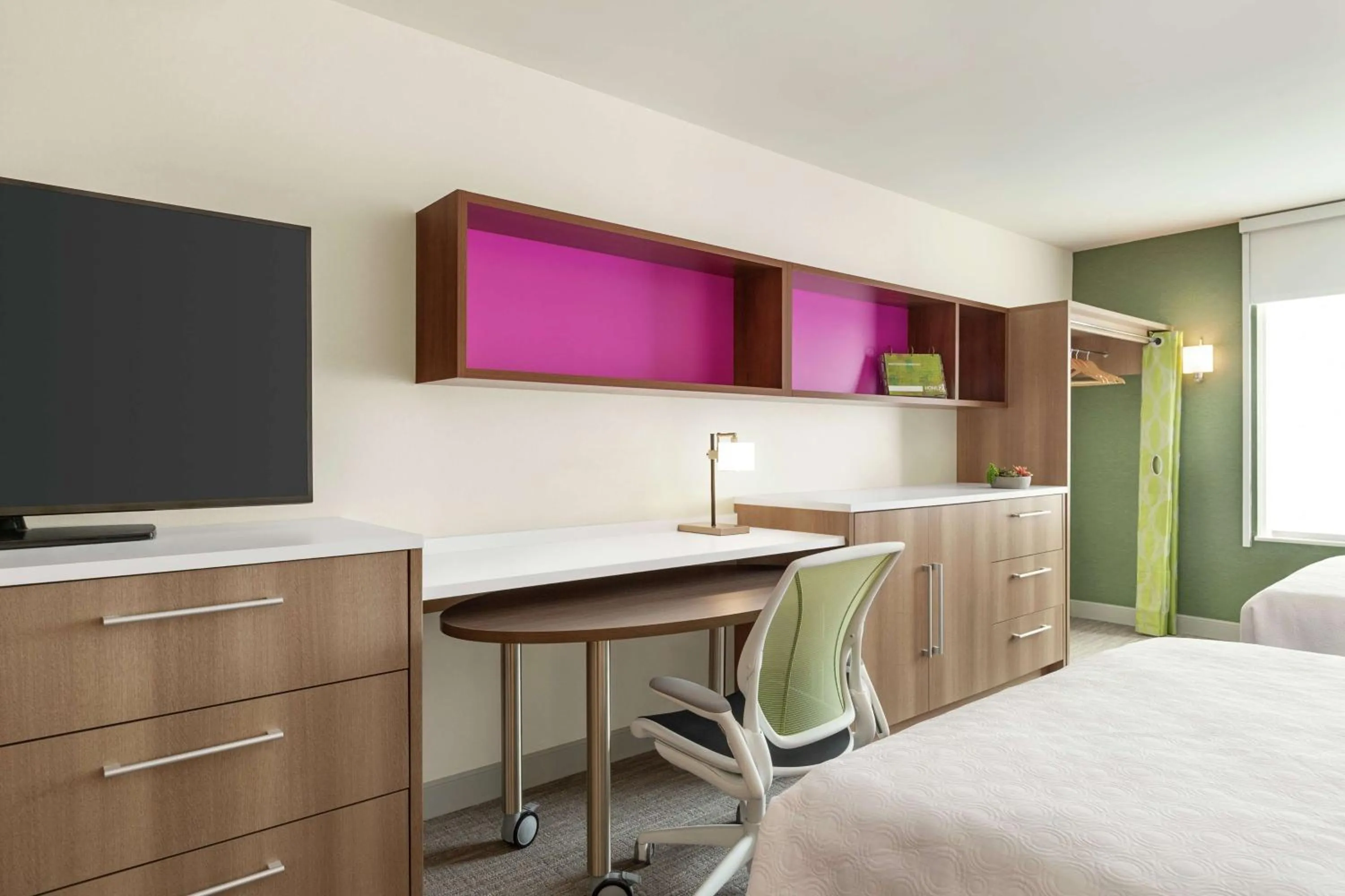 Bedroom, Bed in Home2 Suites By Hilton Scottsdale Salt River