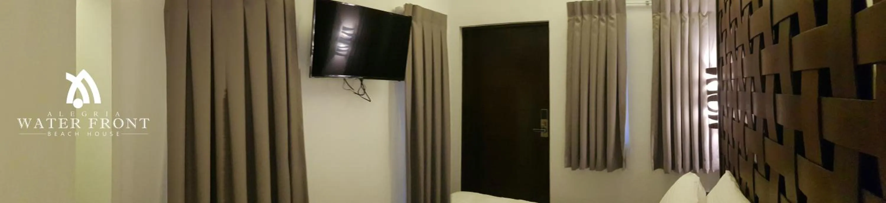 TV and multimedia in Alegria Water Front Beach House